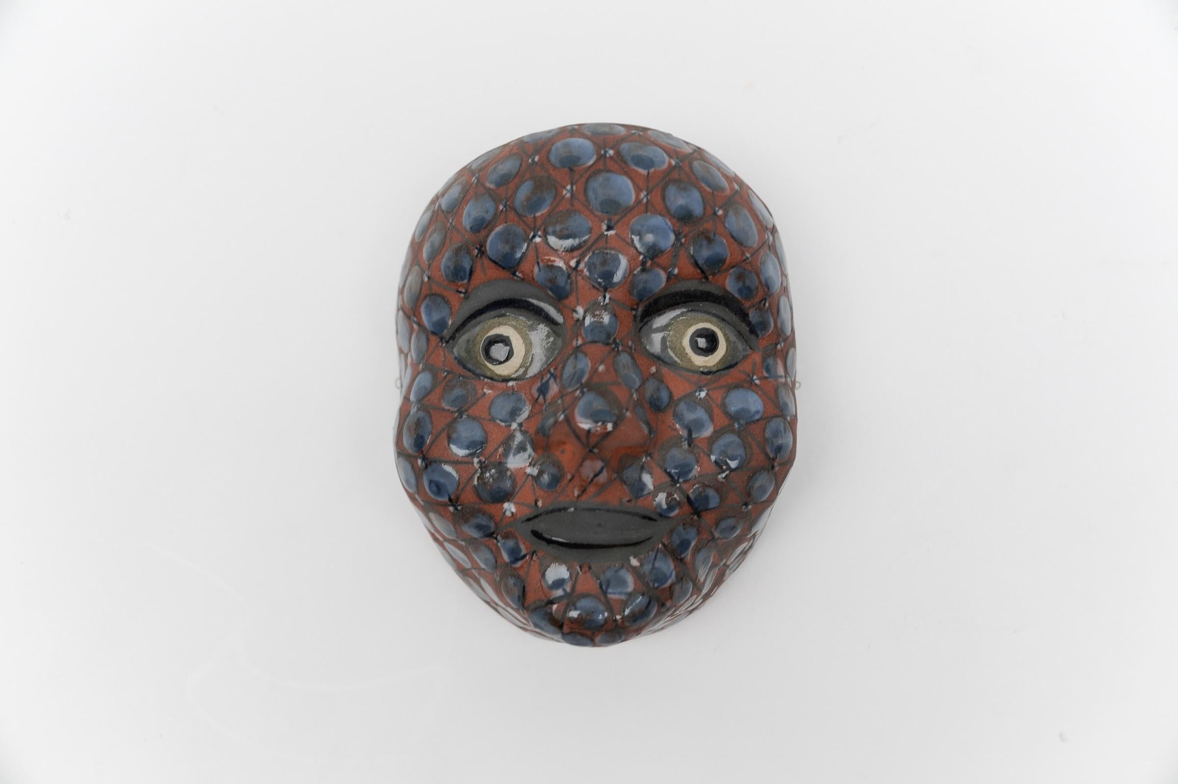 Mid-Century Modern Handmade Wall Ceramic Mask by DYBDAHL, 1960s Denmark For Sale 2