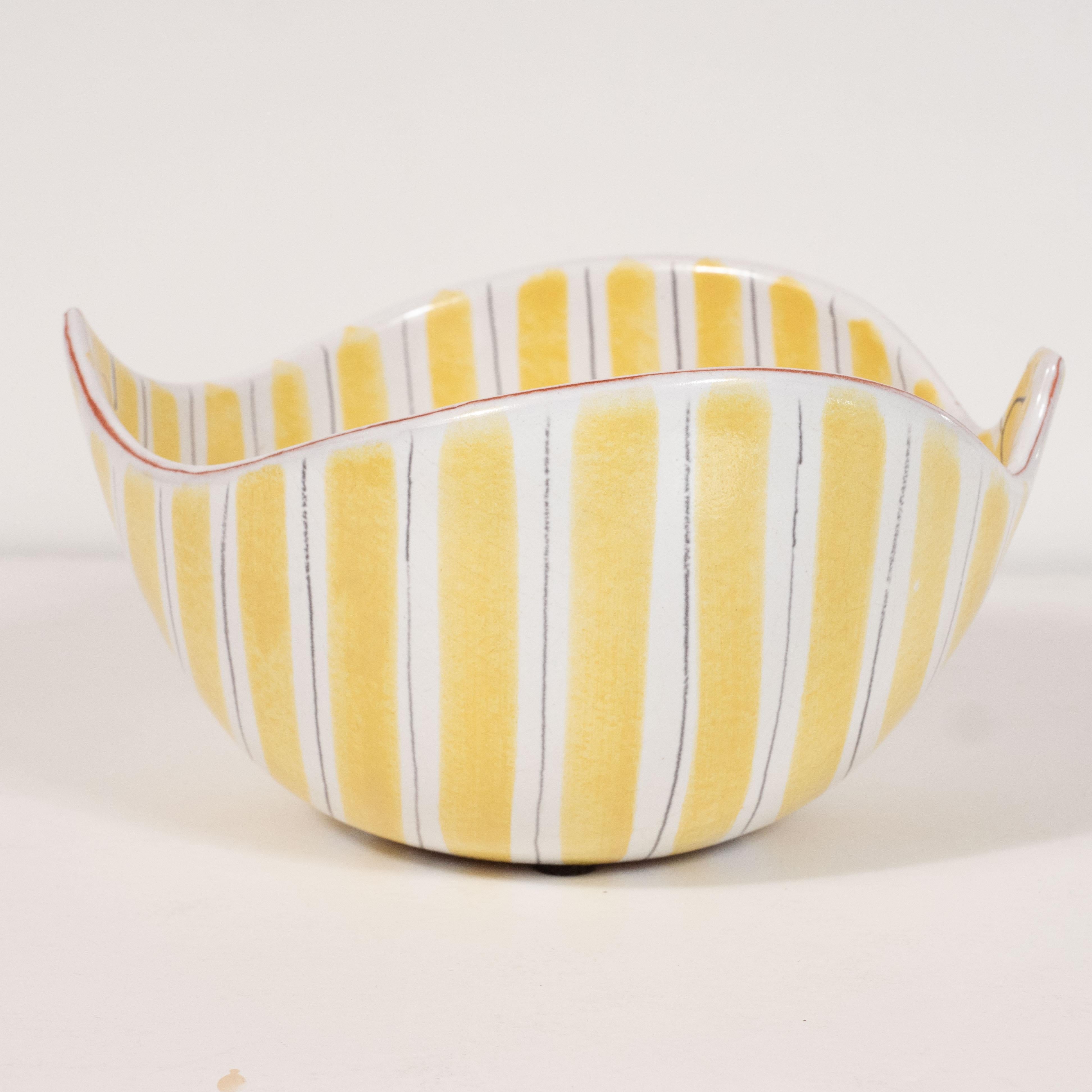 Mid-Century Modern Hand-Painted Striated Ceramic Bowl by Per Linnemann-Schmidt (Mitte des 20. Jahrhunderts)