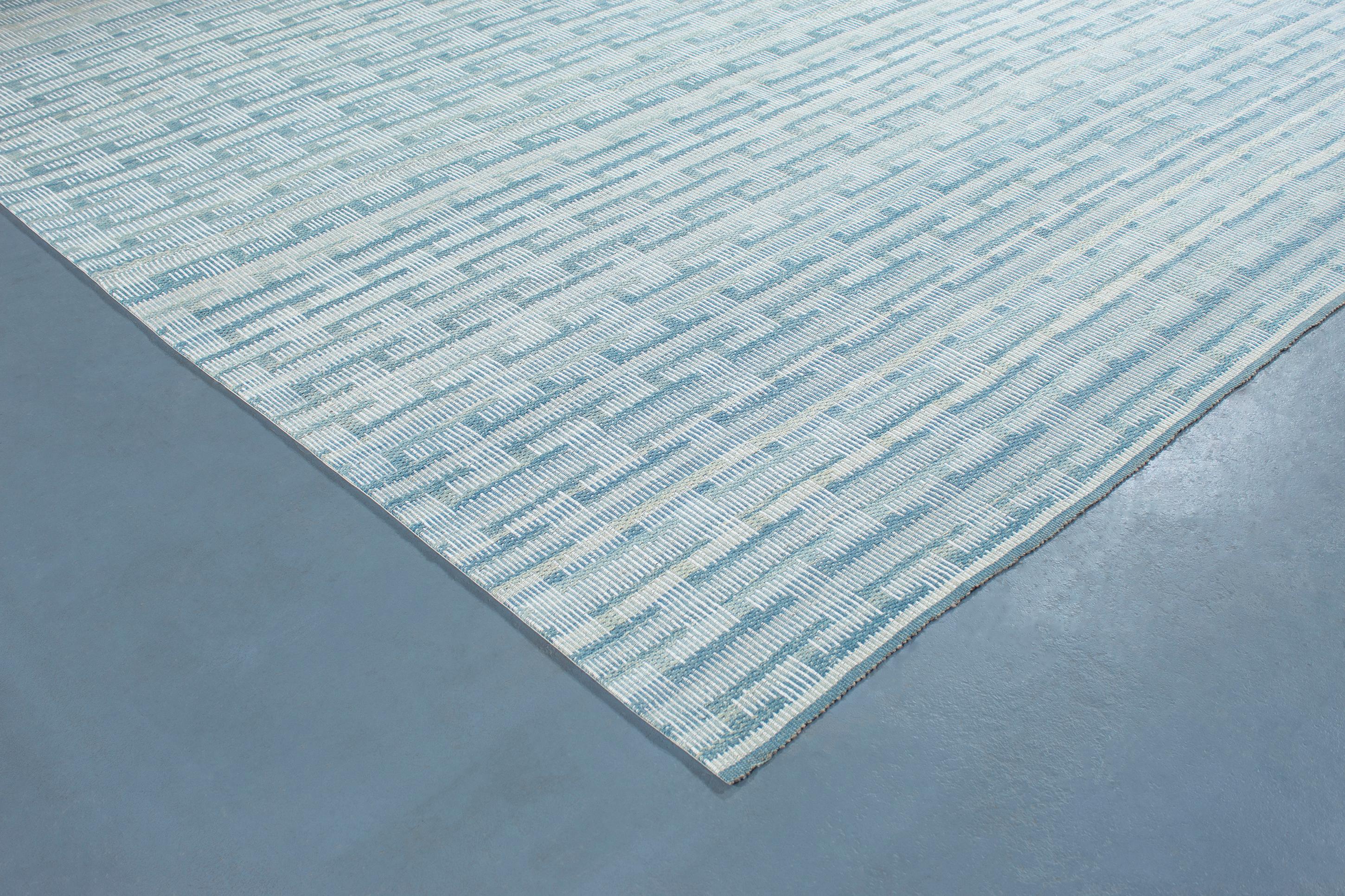 Handgewebter Flachgewebe-Teppich in Blau, Mid-Century Modern (21. Jahrhundert und zeitgenössisch) im Angebot