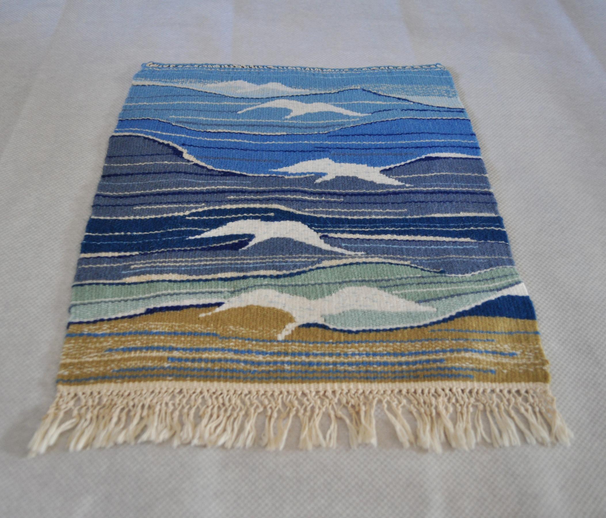 Handwoven Scandinavian vintage tapestry from the 1960s-70s.
Designer unknown.
Handwoven wool on linen warp. Can be framed.

Dimensions: 34 W x 42 H cm