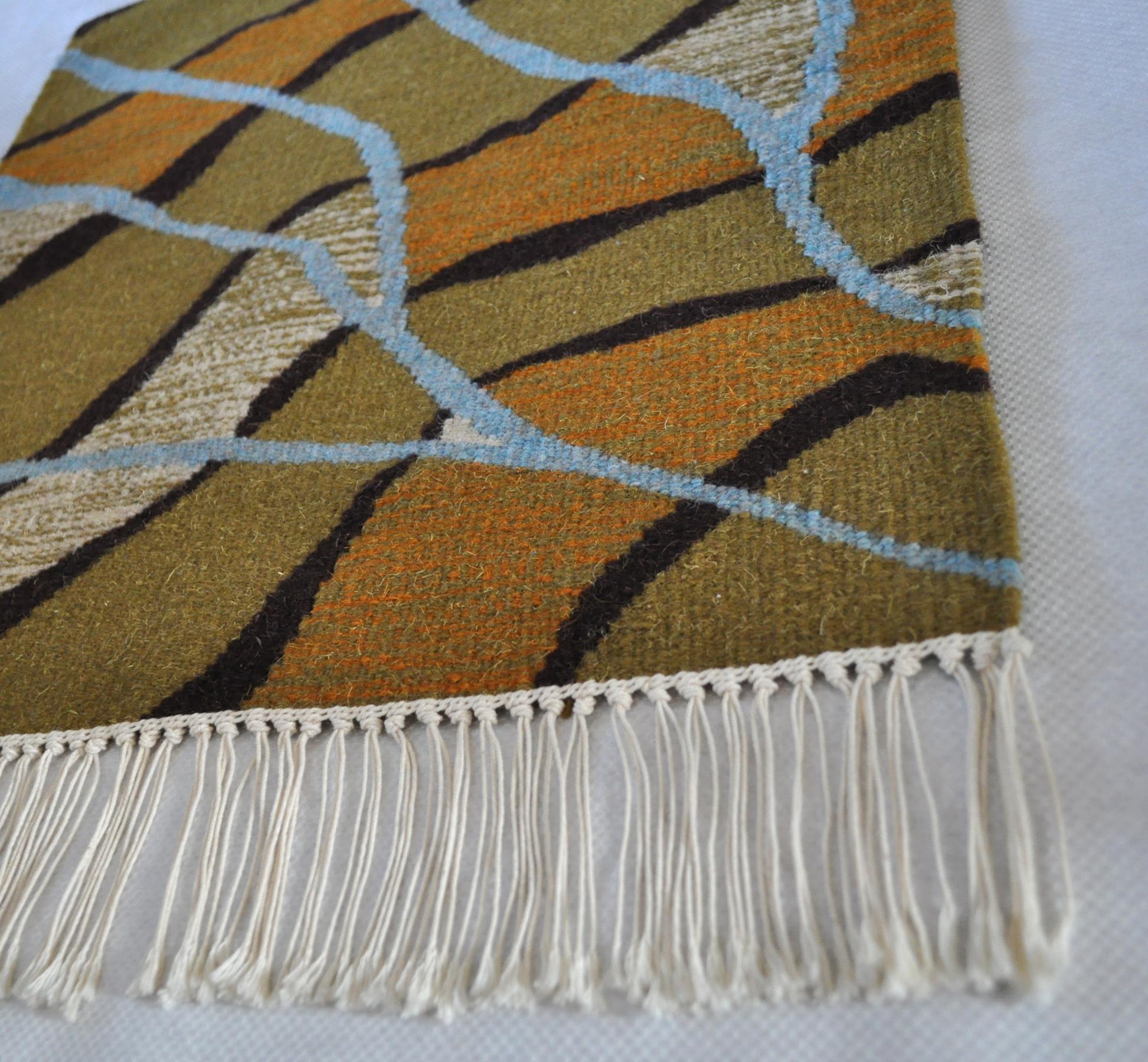 Mid-Century Modern Handwoven Scandinavian Wall Tapestry in Earth Colors In Good Condition In Vordingborg, DK