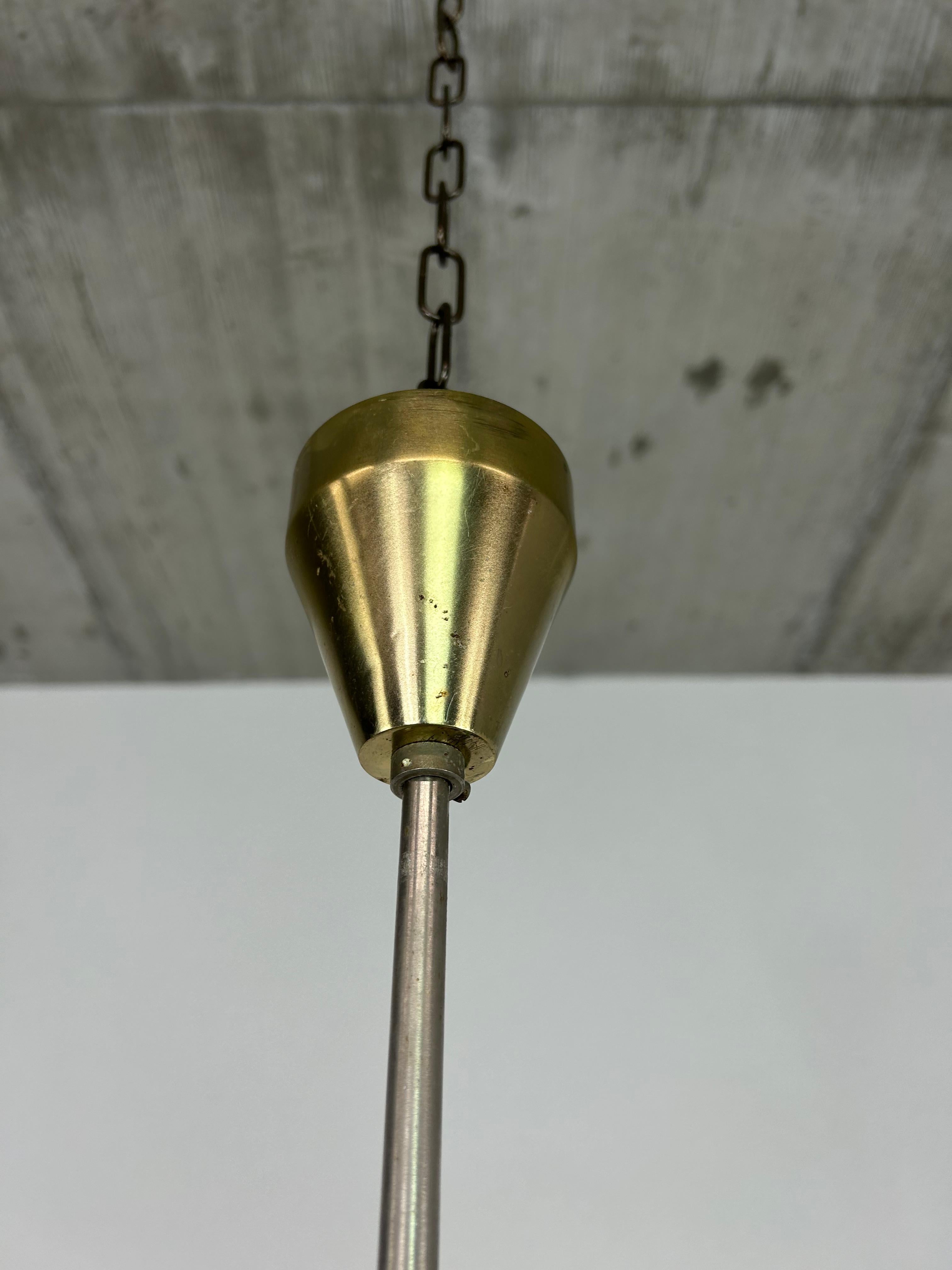 Lampada a sospensione moderna di metà secolo di VEB Leuchten in vendita 3