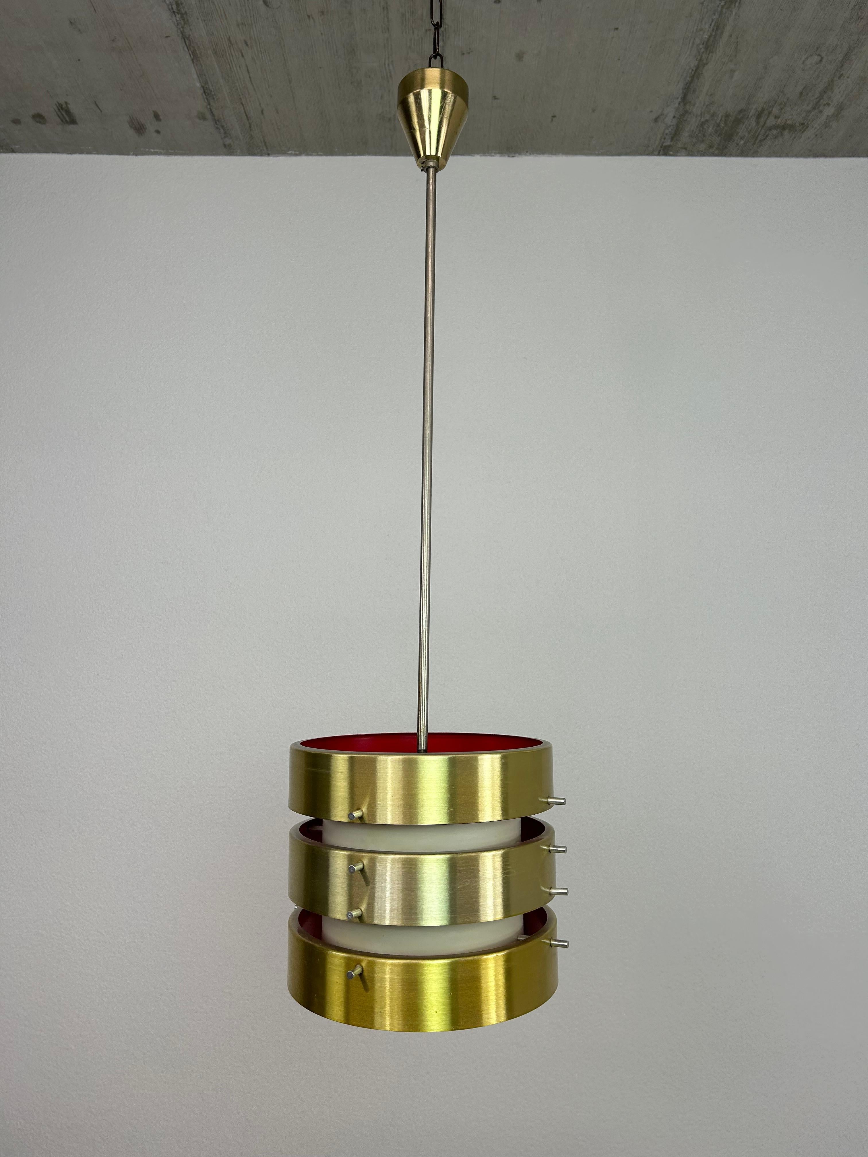 Lampada a sospensione moderna di metà secolo di VEB Leuchten in ottime condizioni originali.