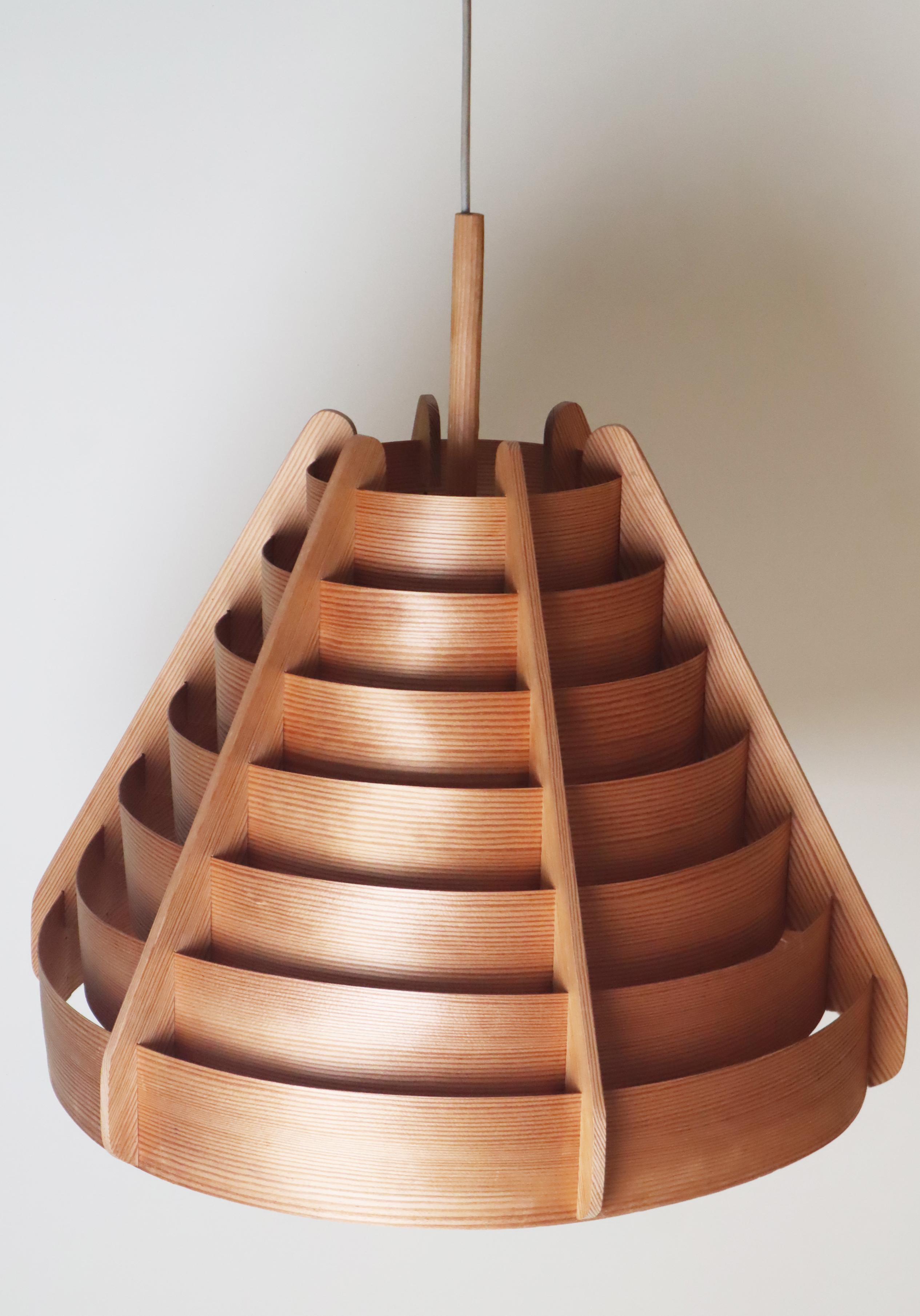 Lampe suspendue en bois du milieu du siècle par Hans-Agne Jakobsson, Suède, années 60 en vente 2