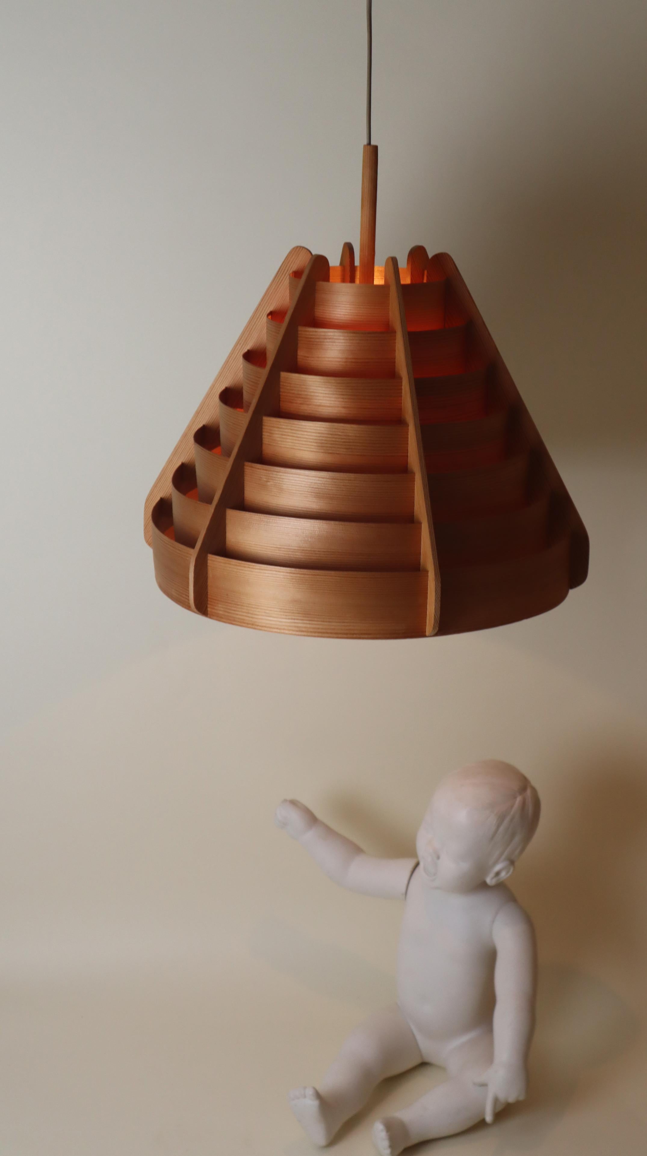 Lampe suspendue en bois du milieu du siècle par Hans-Agne Jakobsson, Suède, années 60 en vente 5