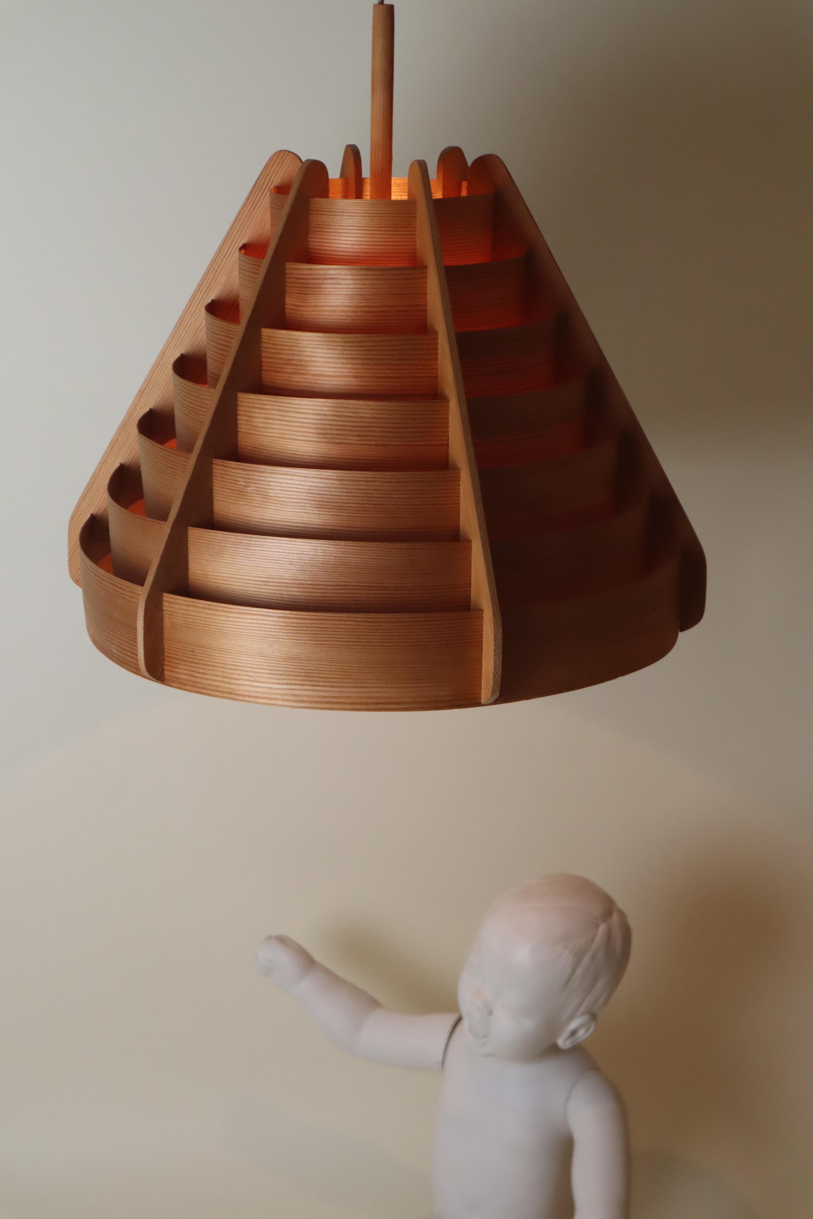 Lampe suspendue en bois du milieu du siècle par Hans-Agne Jakobsson, Suède, années 60 en vente 6