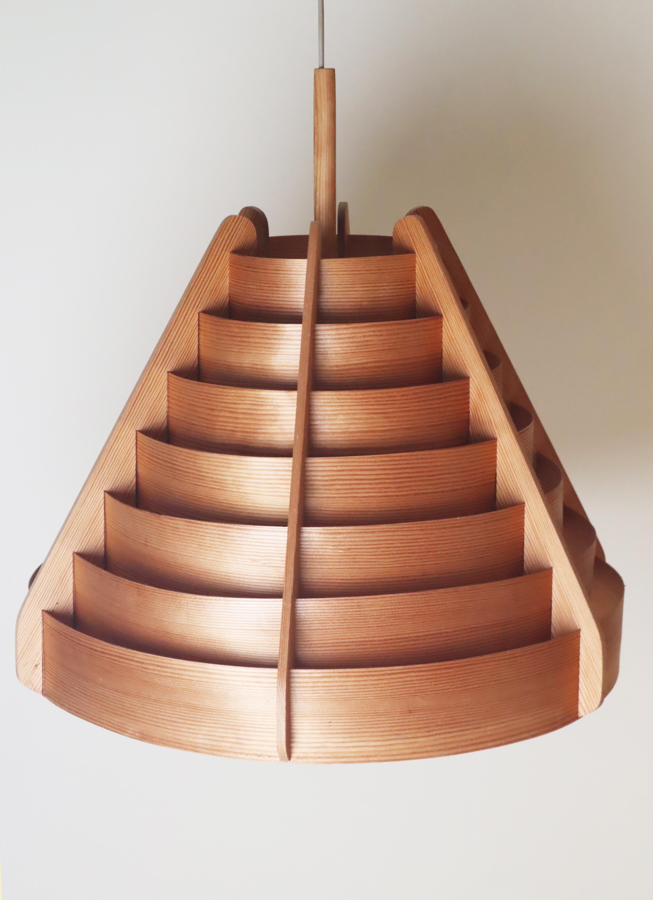 Lampe suspendue en bois du milieu du siècle par Hans-Agne Jakobsson, Suède, années 60 en vente 7