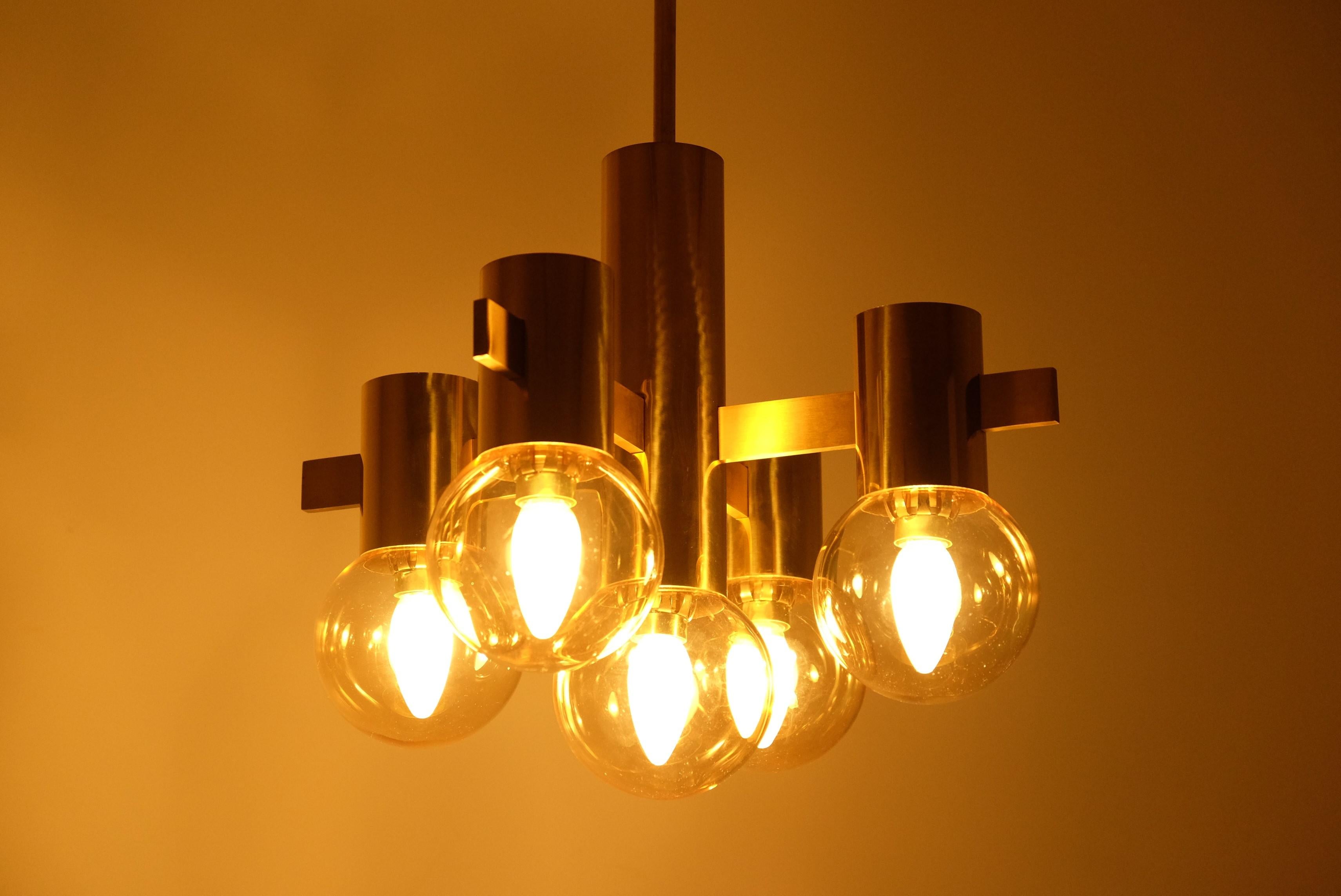 Mid Century Hans Agne Jakobsson Chandelier Ceiling Lamp Brass with 5 Glass Balls For Sale 12