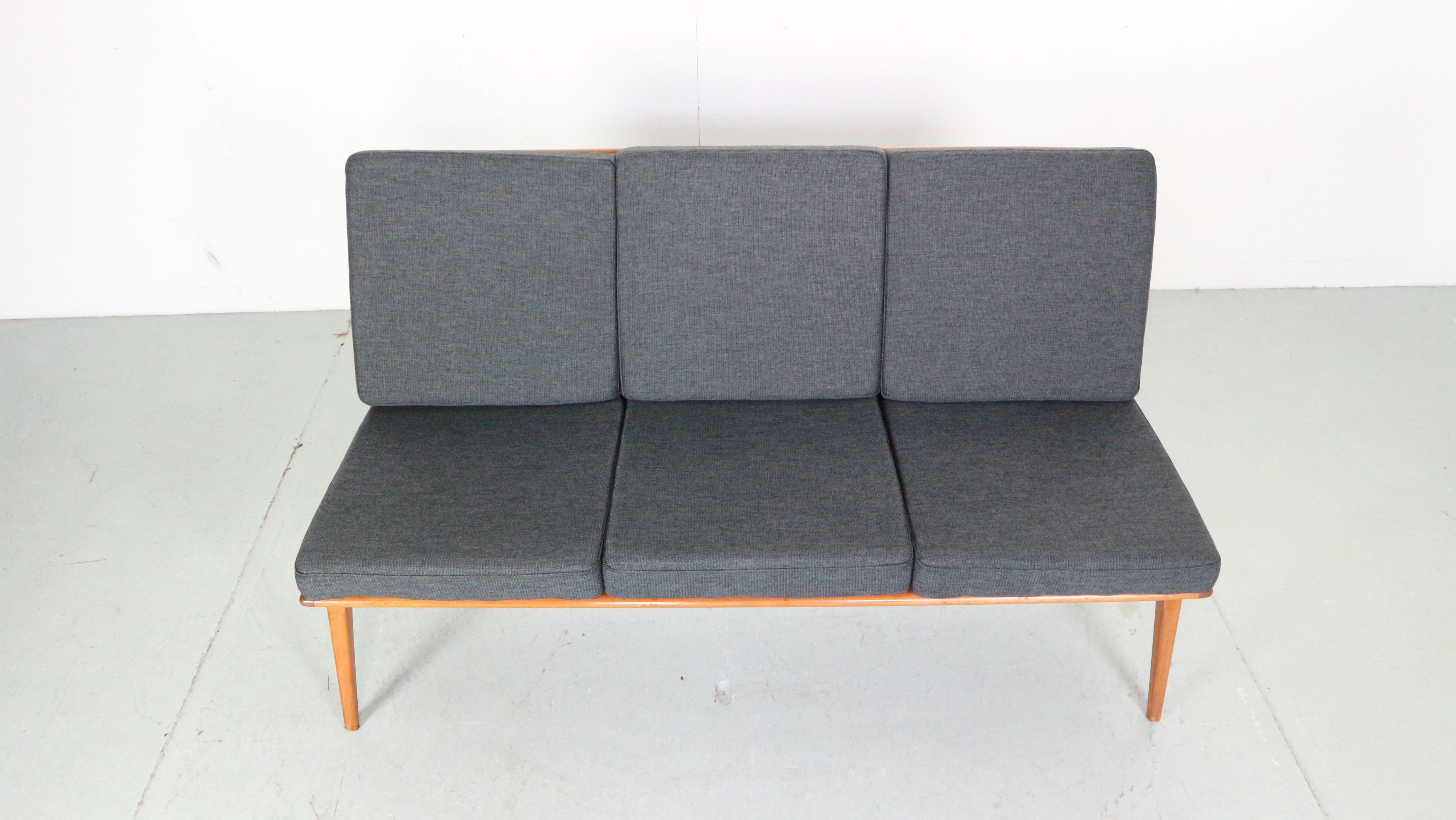 Mid-Century Modern Hans Mitzlaff 1950s Boomerang Sofa for Eugen Schmidt, 1950's In Good Condition For Sale In The Hague, NL