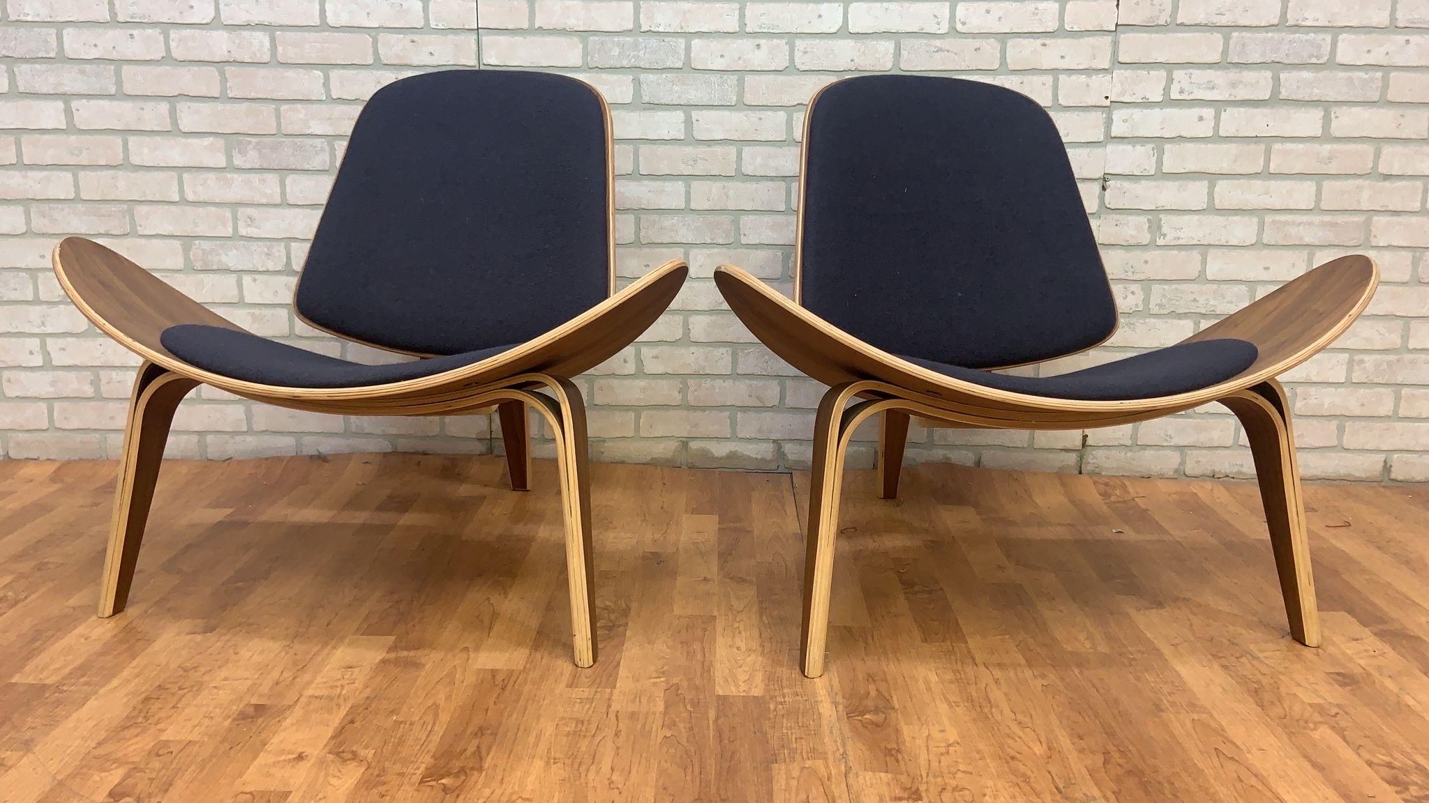 Mid-20th Century Mid-Century Modern Hans Wegner Style Bent Plywood 3 Leg Shell Chairs, Pair For Sale