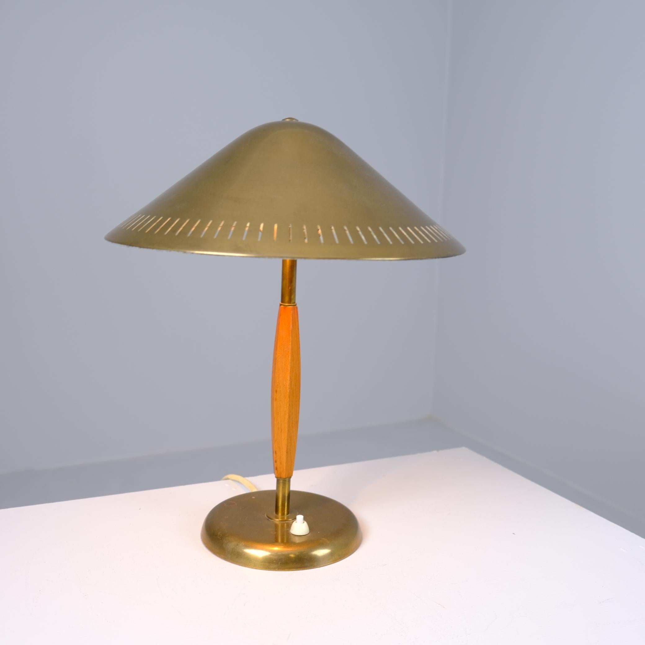 Mid-Century Modern Lampe de table moderne du milieu du siècle Harald Notini modèle 15296, Böhlmarks Suède années 1940 en vente