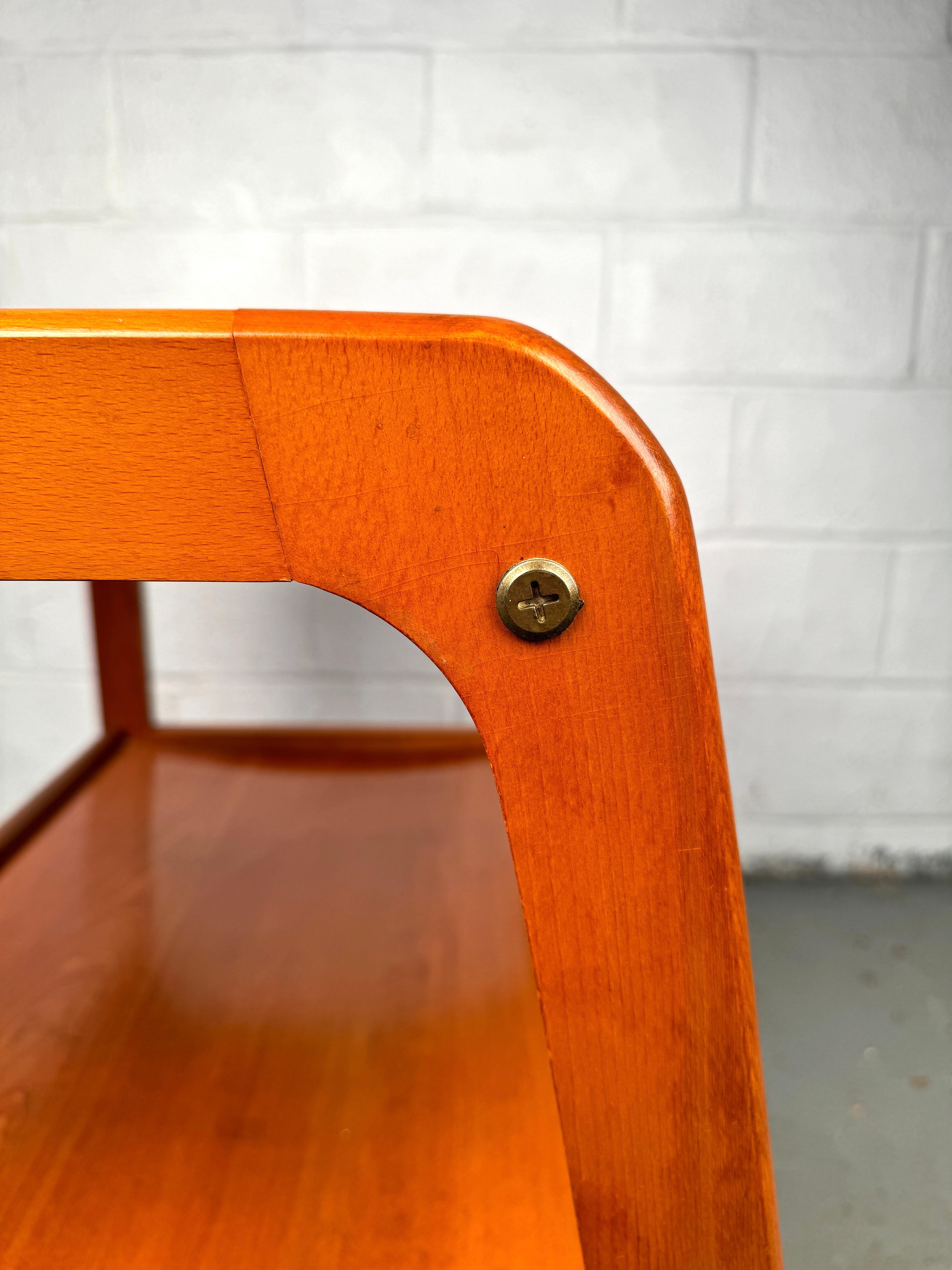 Chariot de service en bois dur The Moderns Vintage en vente 5