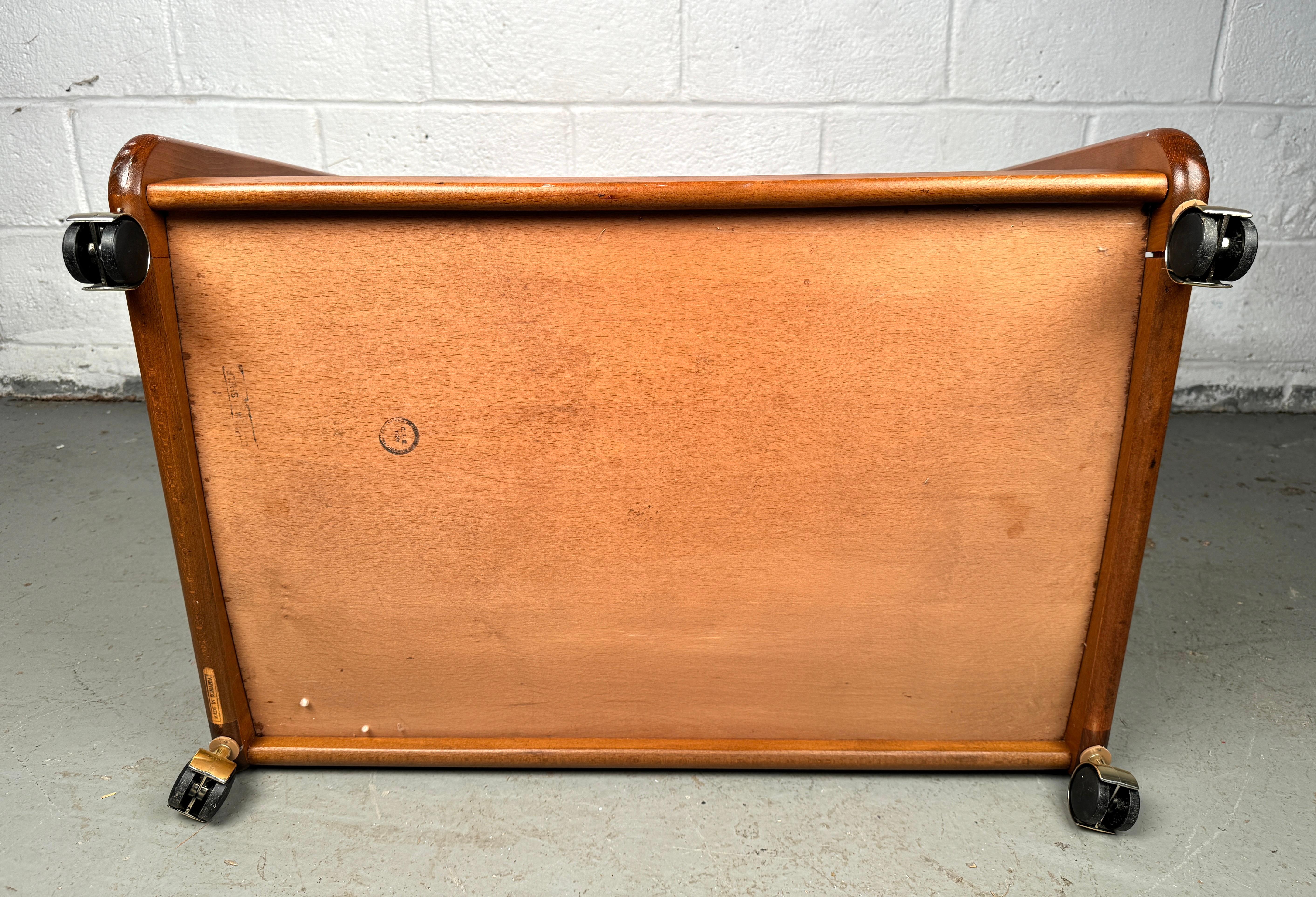 Chariot de service en bois dur The Moderns Vintage en vente 7