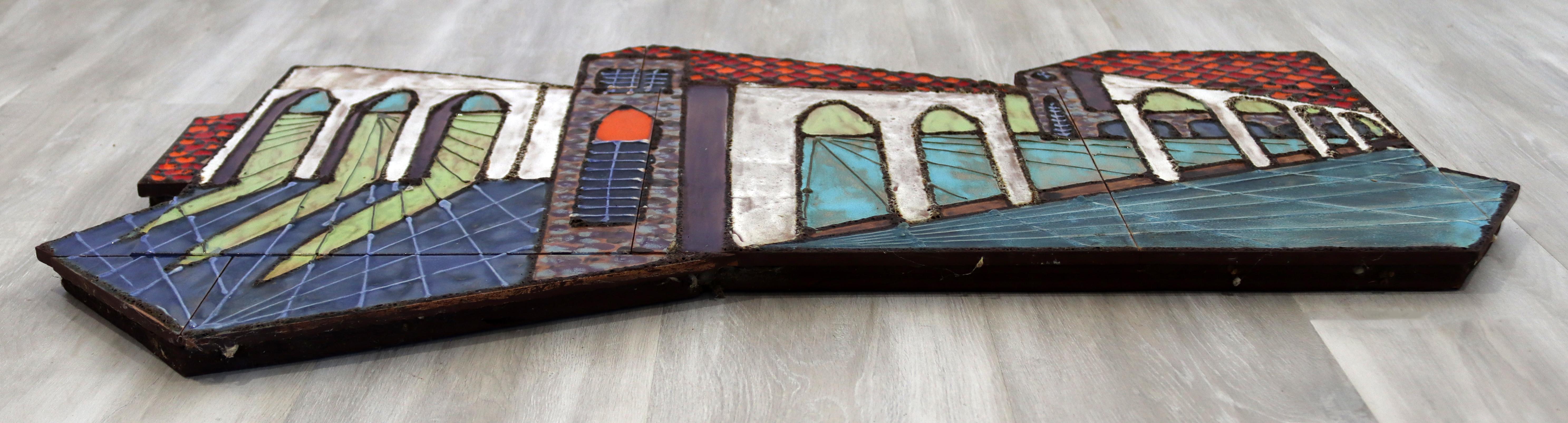 Mid-Century Modern Harris Strong Style Ceramic Window Hanging Wall Sculpture 70s In Good Condition In Keego Harbor, MI
