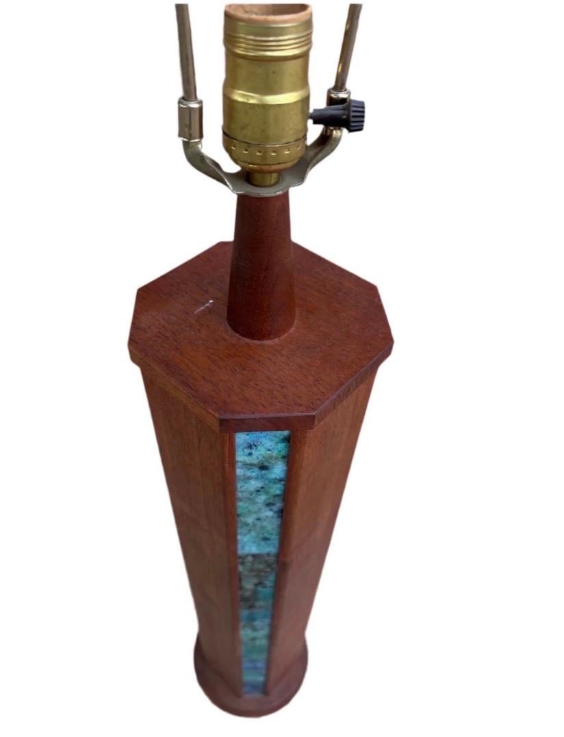 Lámpara de Sobremesa de Madera y Cerámica Harris Strong Moderna de Mitad de Siglo Moderno de mediados de siglo en venta