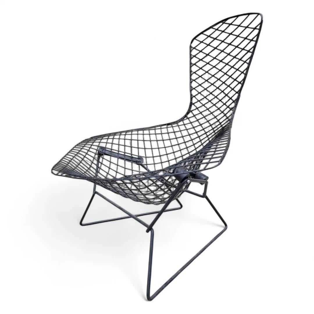 Mid Century Modern Harry Bertoia for Knoll Bird Lounge Chair in Black  

The Mid Century Modern Harry Bertoia for Knoll Bird Lounge Chair in Black exemplifies timeless design and exceptional craftsmanship. This iconic chair features a sculptural