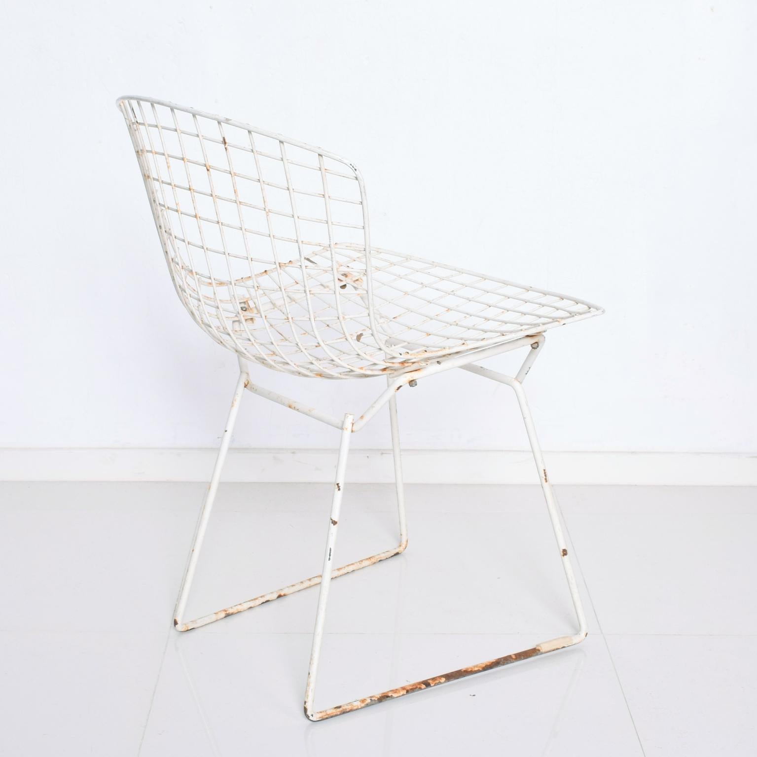 Harry Bertoia Industrial Wire Side Chair White Knoll Classic 1950s In Distressed Condition In Chula Vista, CA