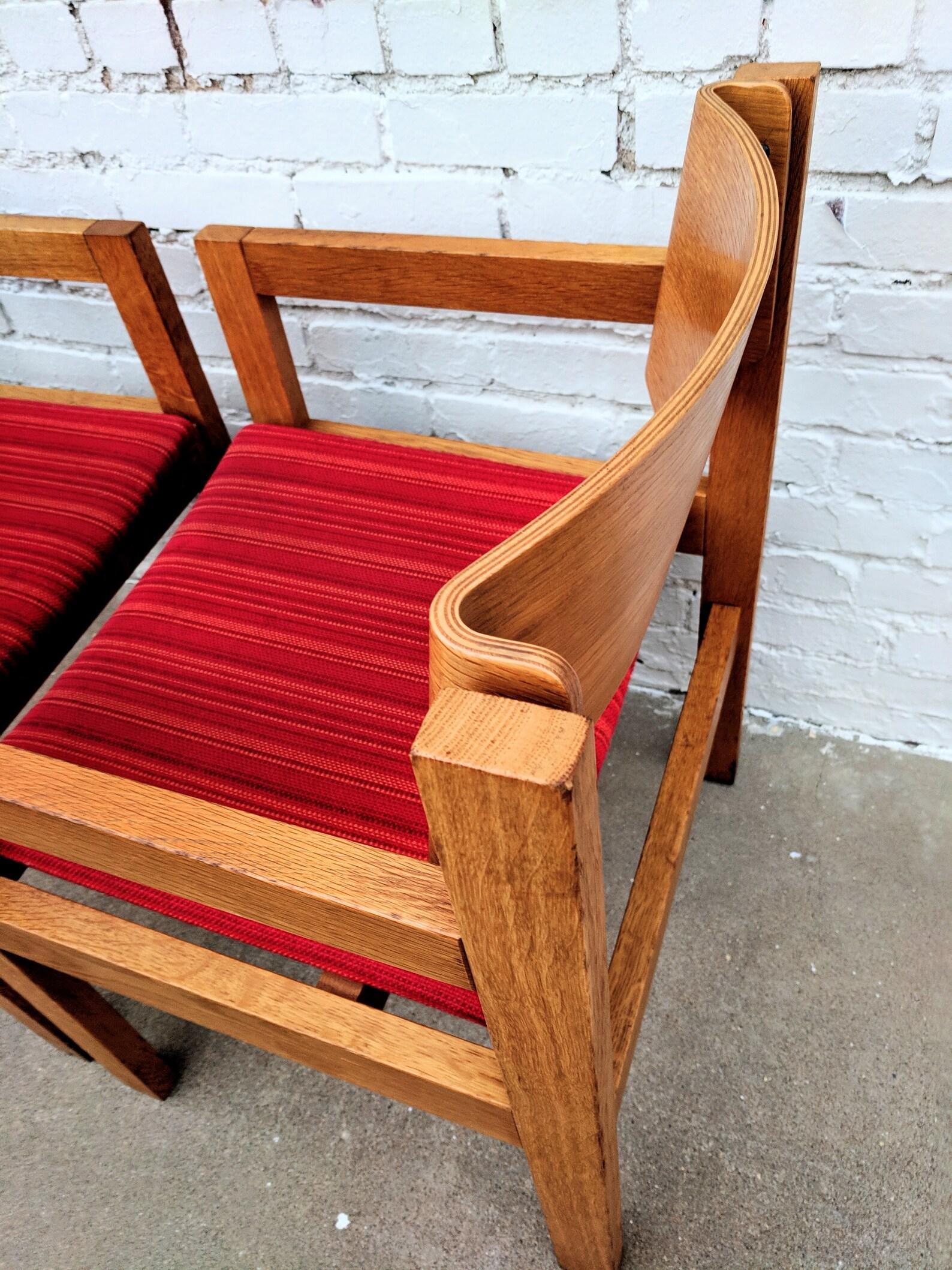 Mid Century Modern Harvey Probber Bugholzstühle

 Überdurchschnittlicher Vintage-Zustand und strukturell gesund. Stühle haben einige erwartete Oberflächenkratzer auf dem Holz, aber insgesamt ist das Holz in überdurchschnittlichem Zustand. Polsterung