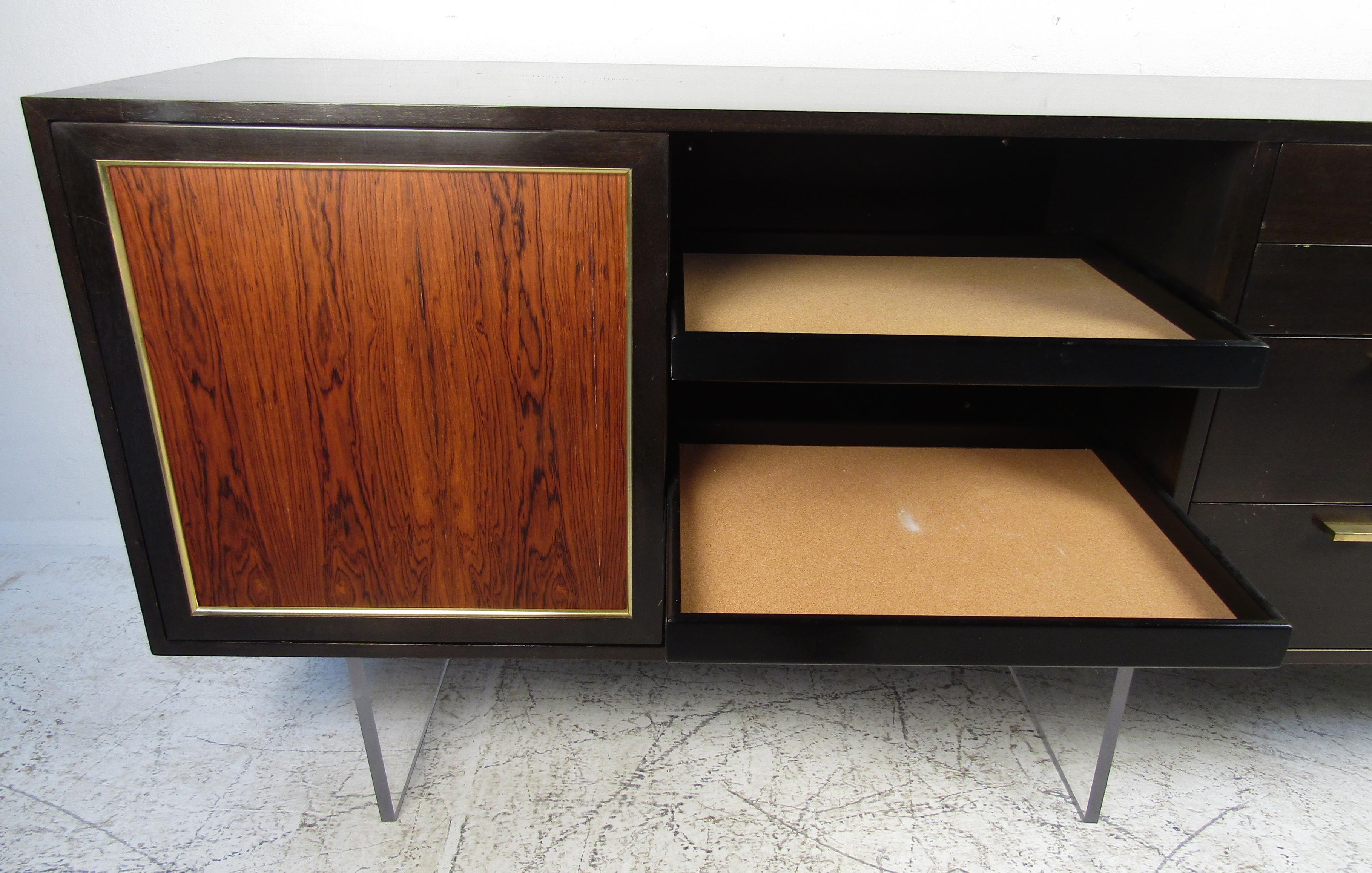 Mid-Century Modern Harvey Probber Credenza In Good Condition In Brooklyn, NY