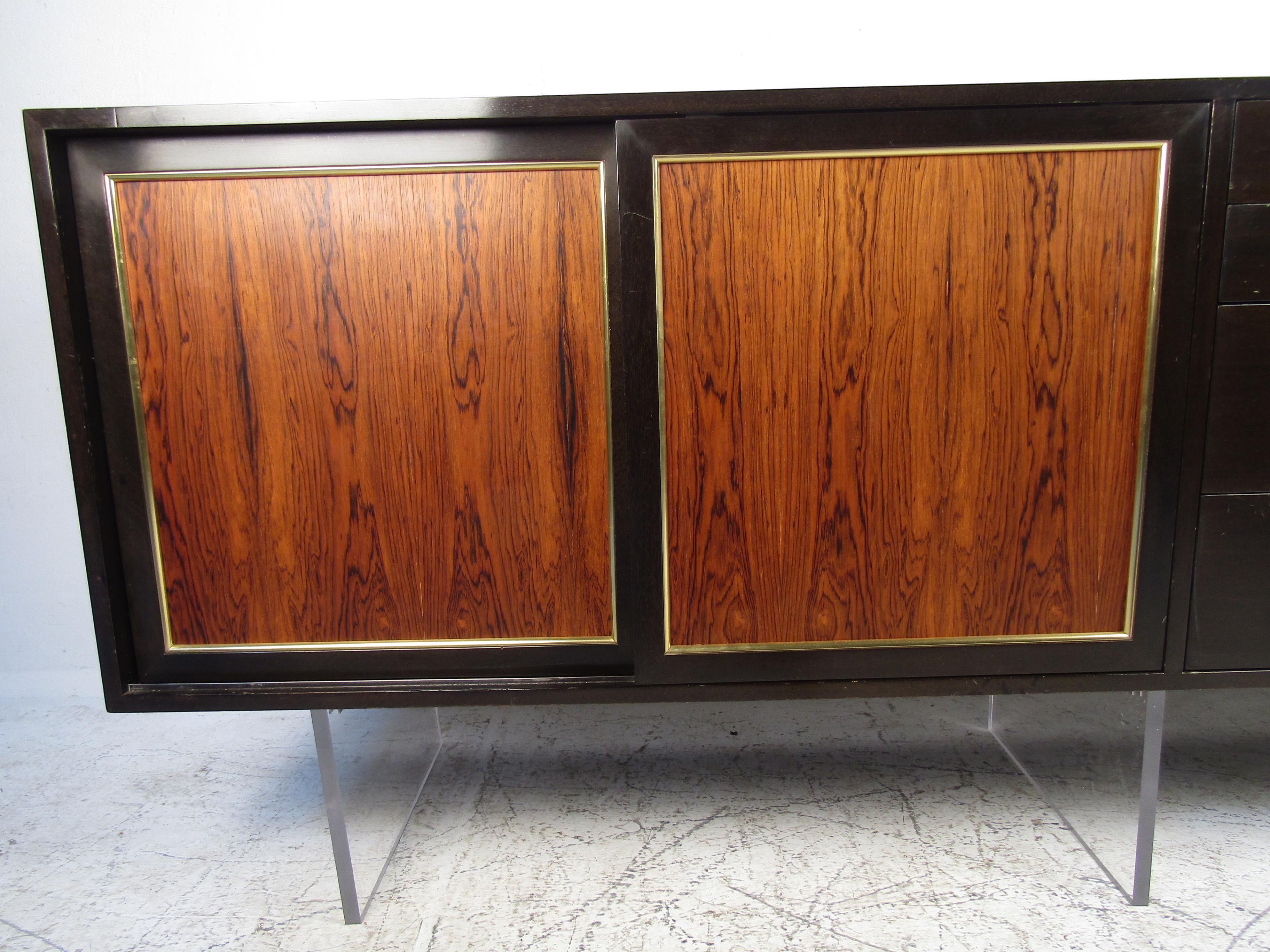 Mid-Century Modern Harvey Probber Credenza In Good Condition For Sale In Brooklyn, NY