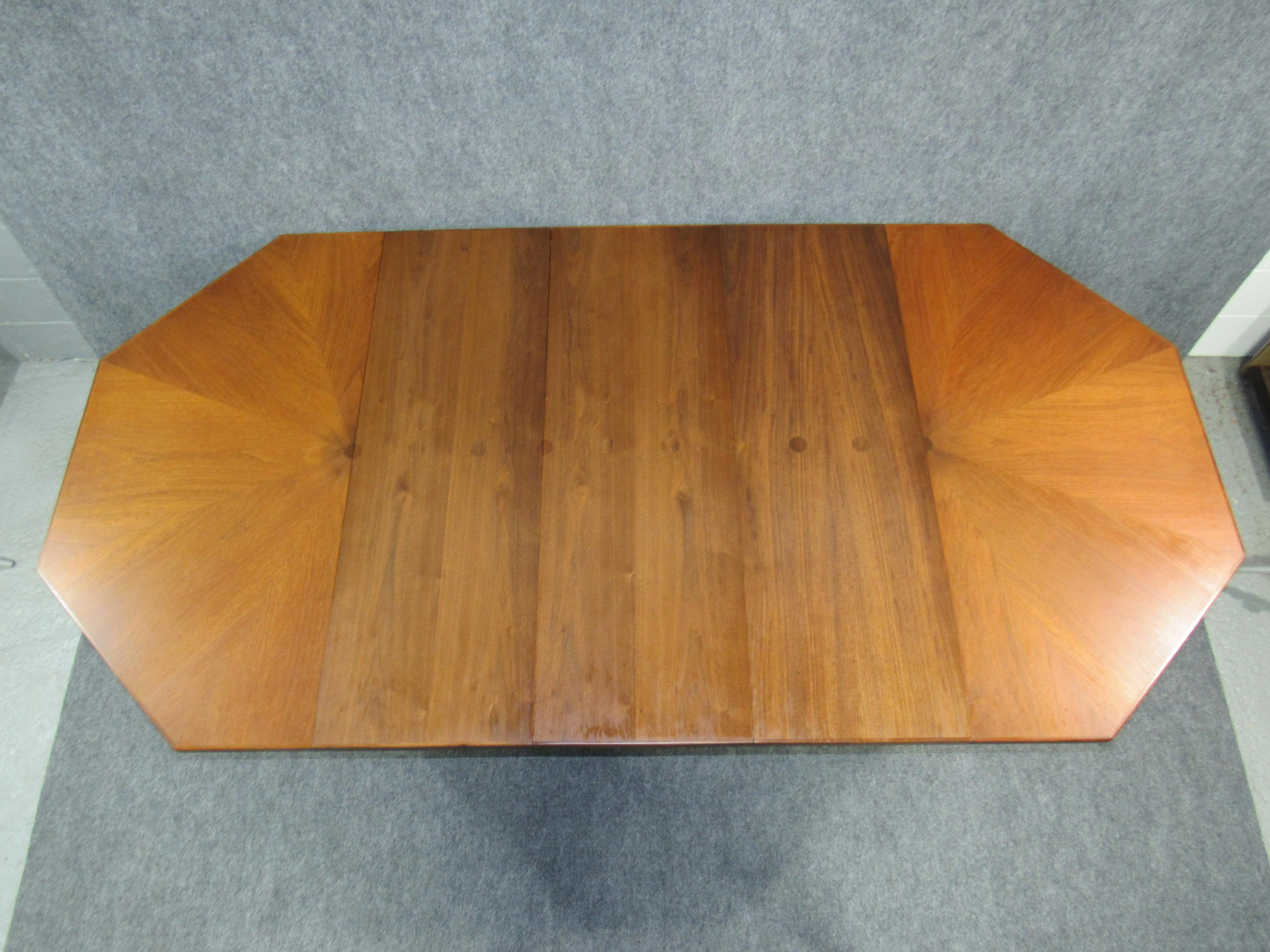 20th Century Mid-Century Modern Harvey Probber Octagonal Dining Extension Table in Walnut