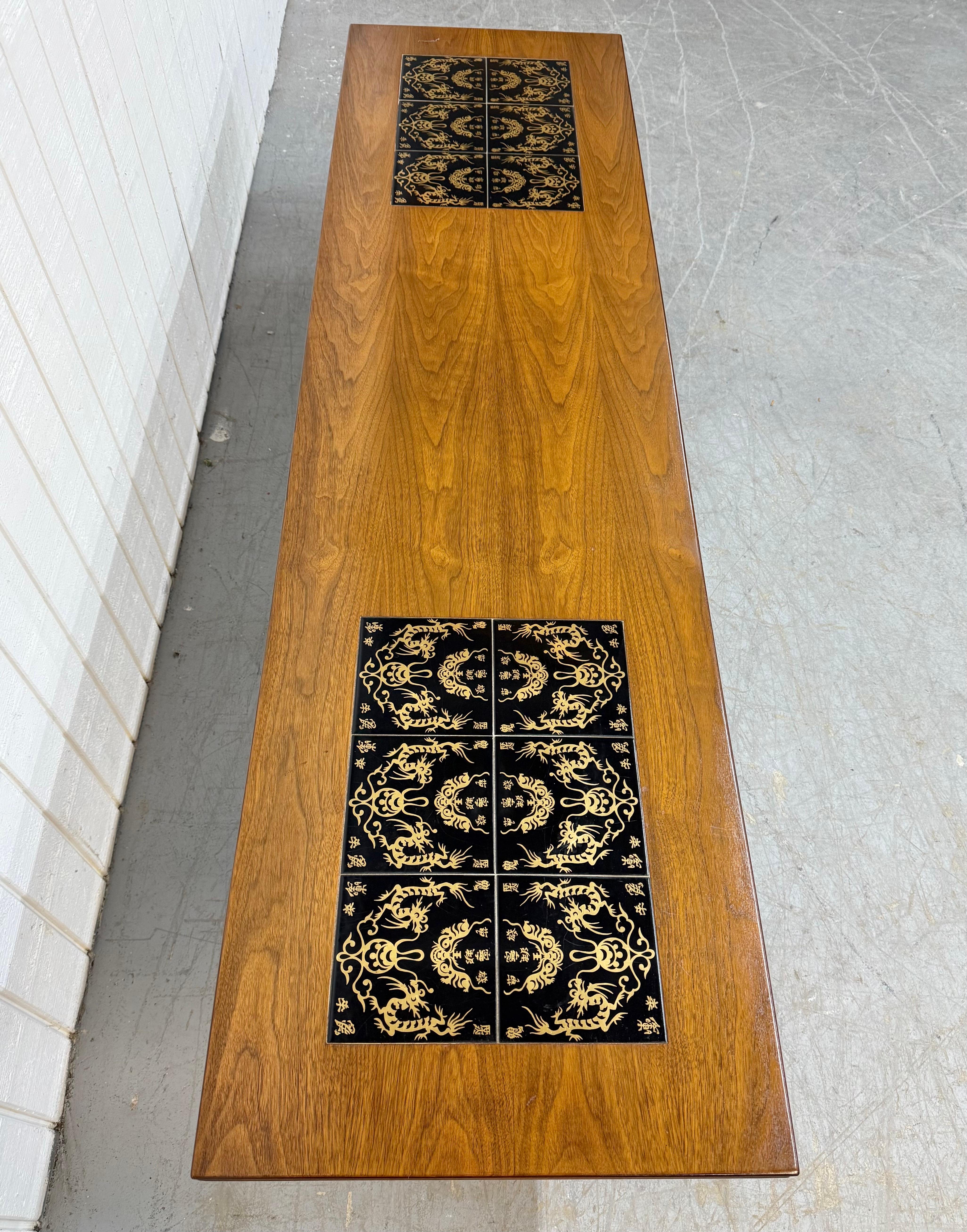 Textile Mid-Century Modern Harvey Probber Style Walnut Coffee Table en vente