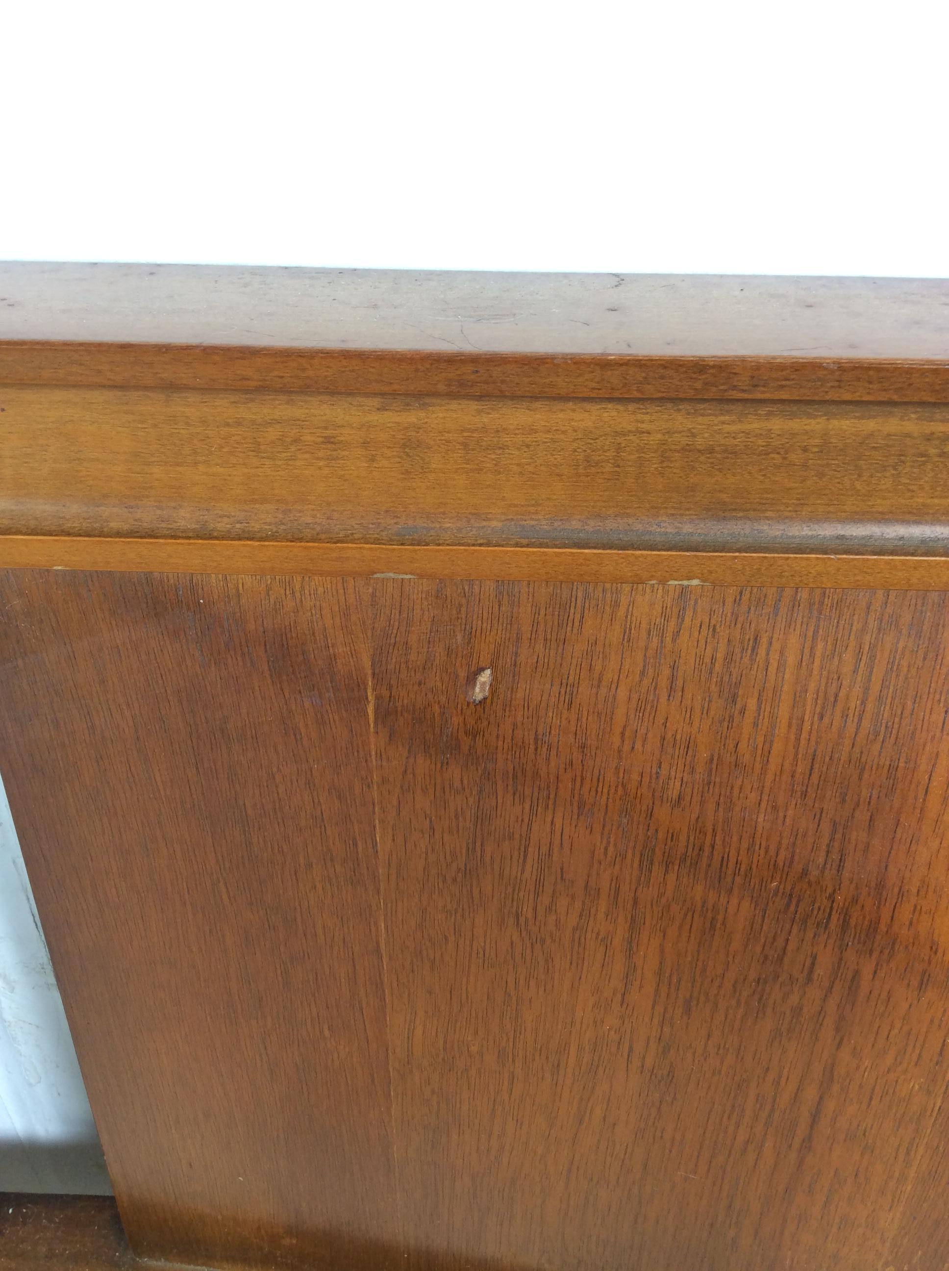 Mid Century Modern Headboard & Footboard with Beveled Detailing by Johnson Carpe en vente 8