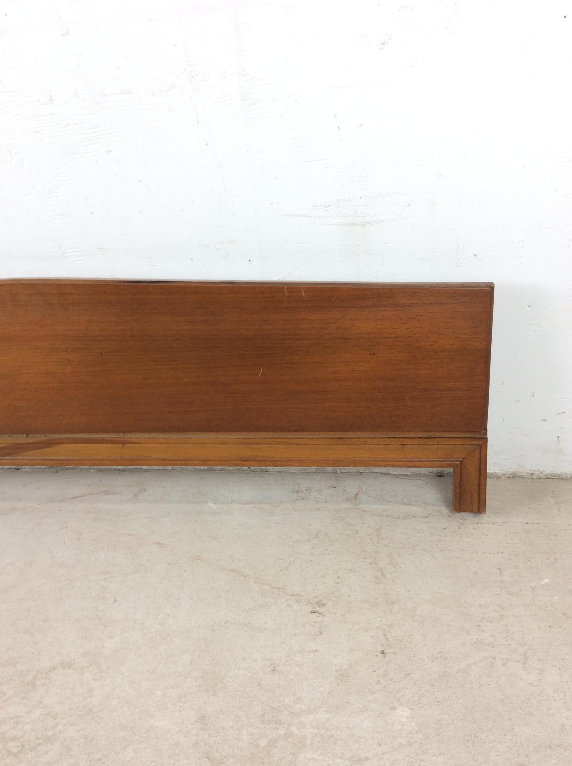 Mid Century Modern Headboard & Footboard with Beveled Detailing by Johnson Carpe en vente 11
