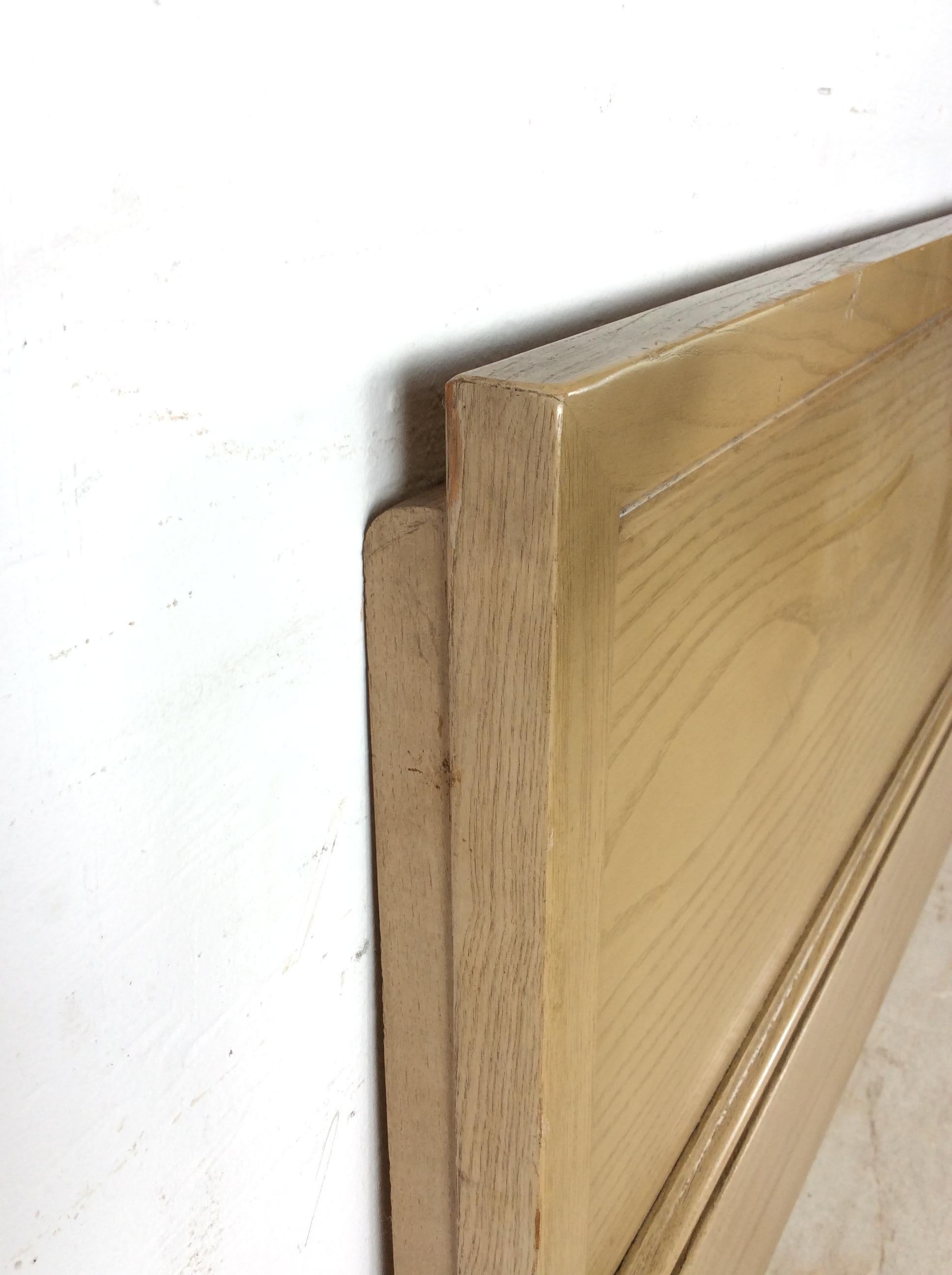 Mid Century Modern Headboard & Footboard with Limed Oak Finish en vente 4