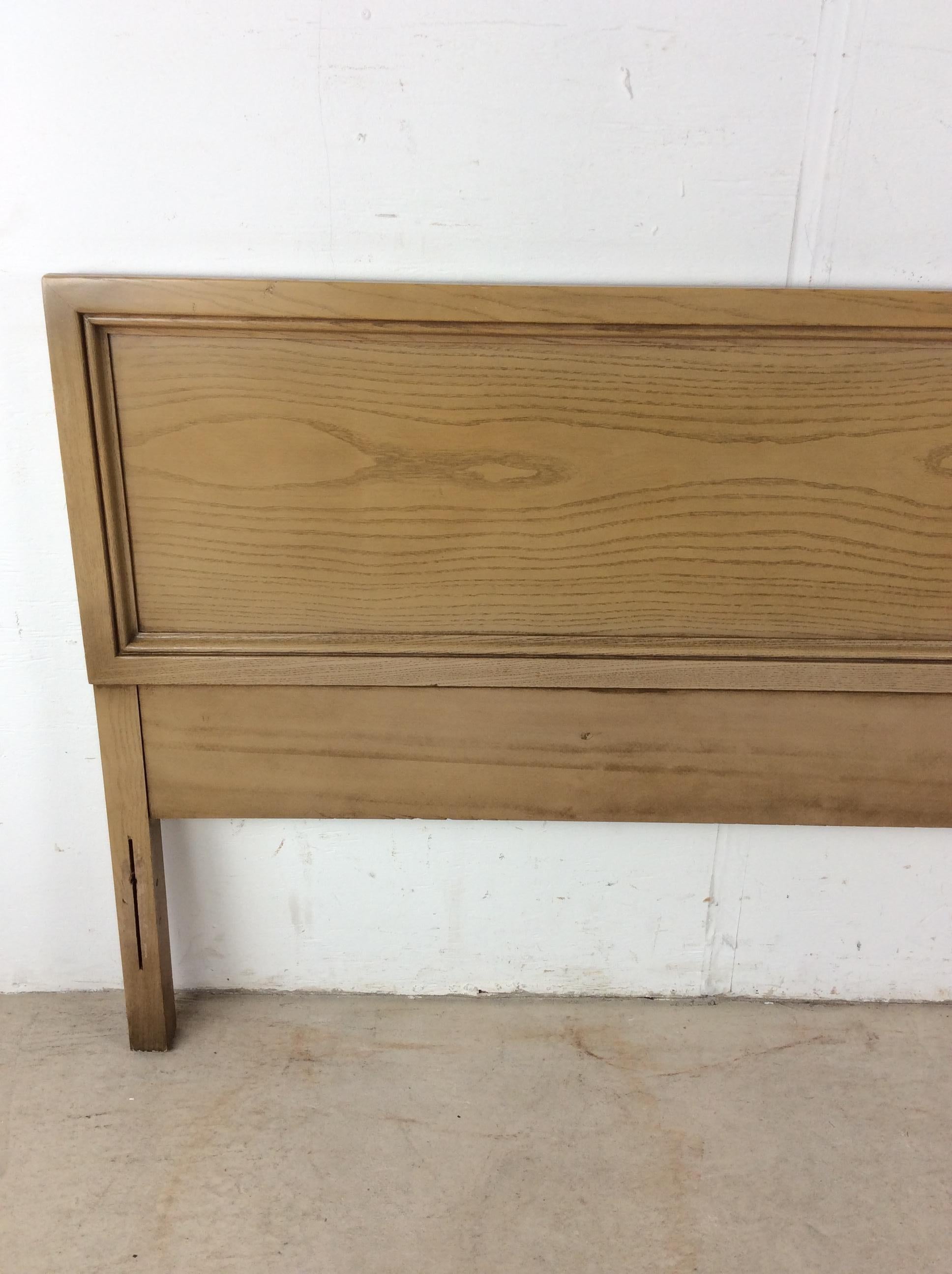 Mid-Century Modern Mid Century Modern Headboard & Footboard with Limed Oak Finish en vente