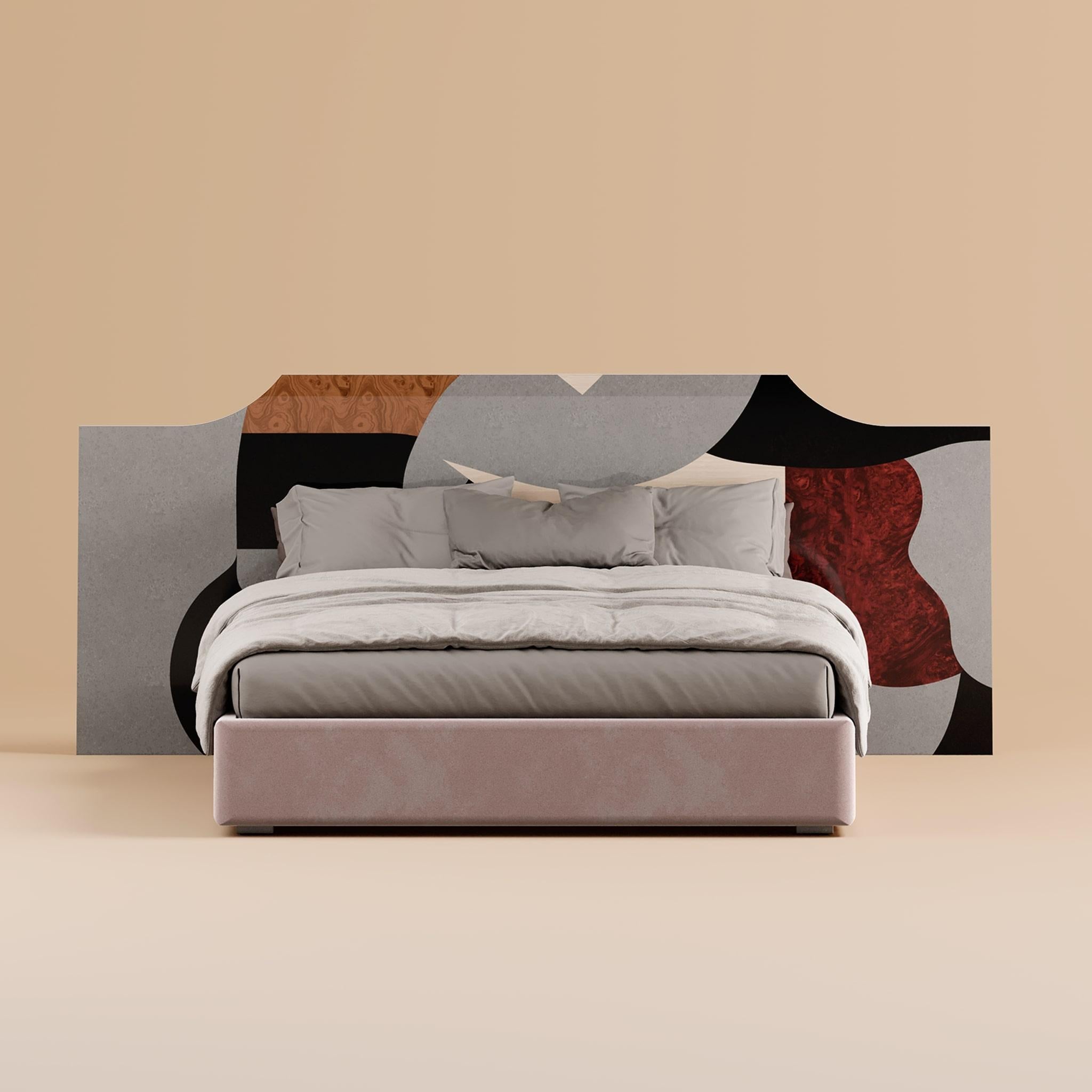 Mid-Century Modern Headboard Organic Pattern Grey Brown Wood for Queen Bed 
Turpan  Bed is a stunning modern bed design that exudes a mid-century modern vibe with its rich wood tones and exquisite headboard silhouette.
The modern bed combines clean