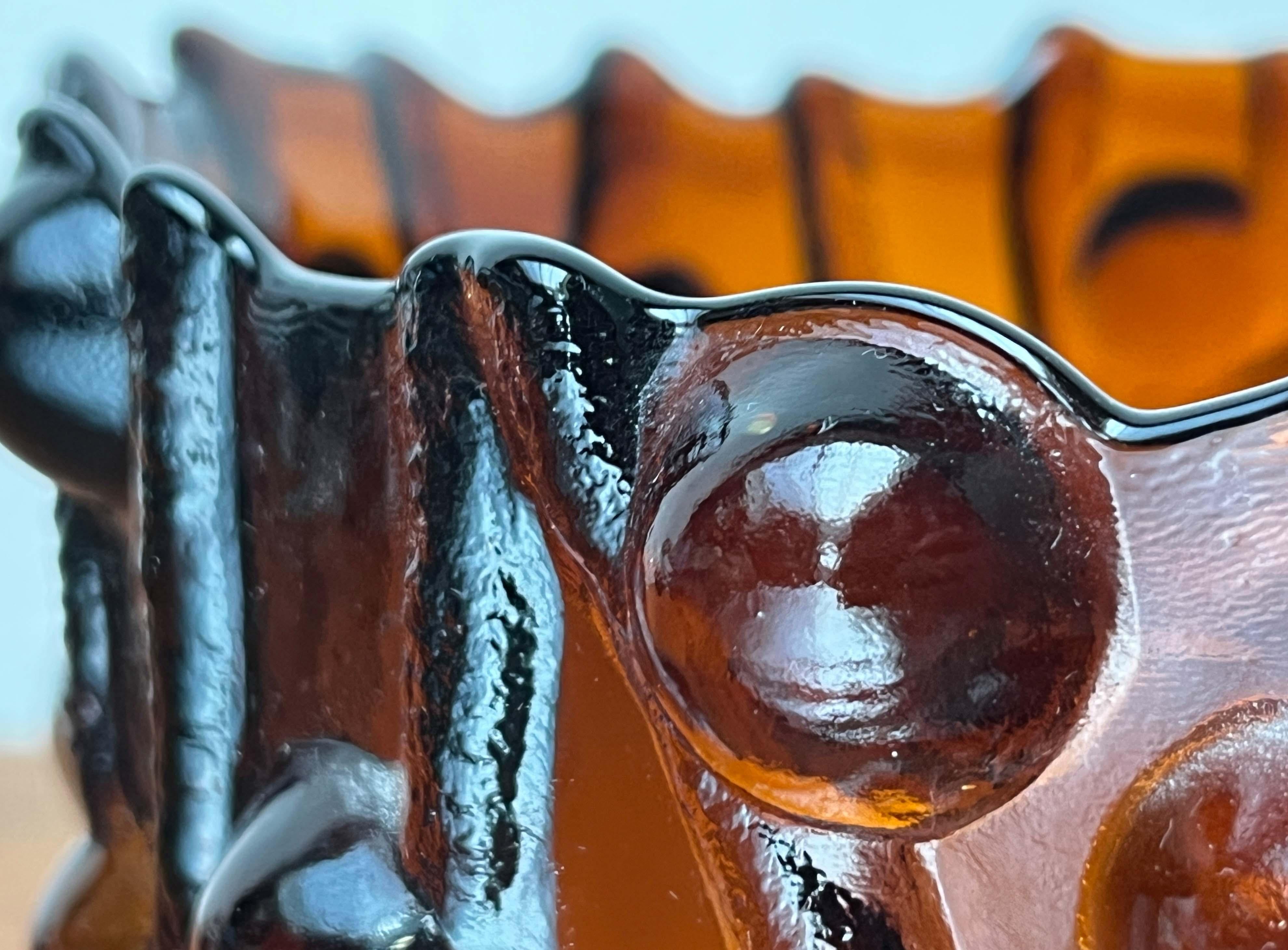 Ciotola in vetro artistico pesante di metà secolo con disegno di albero Kai Blomqvist Kumela in vendita 4