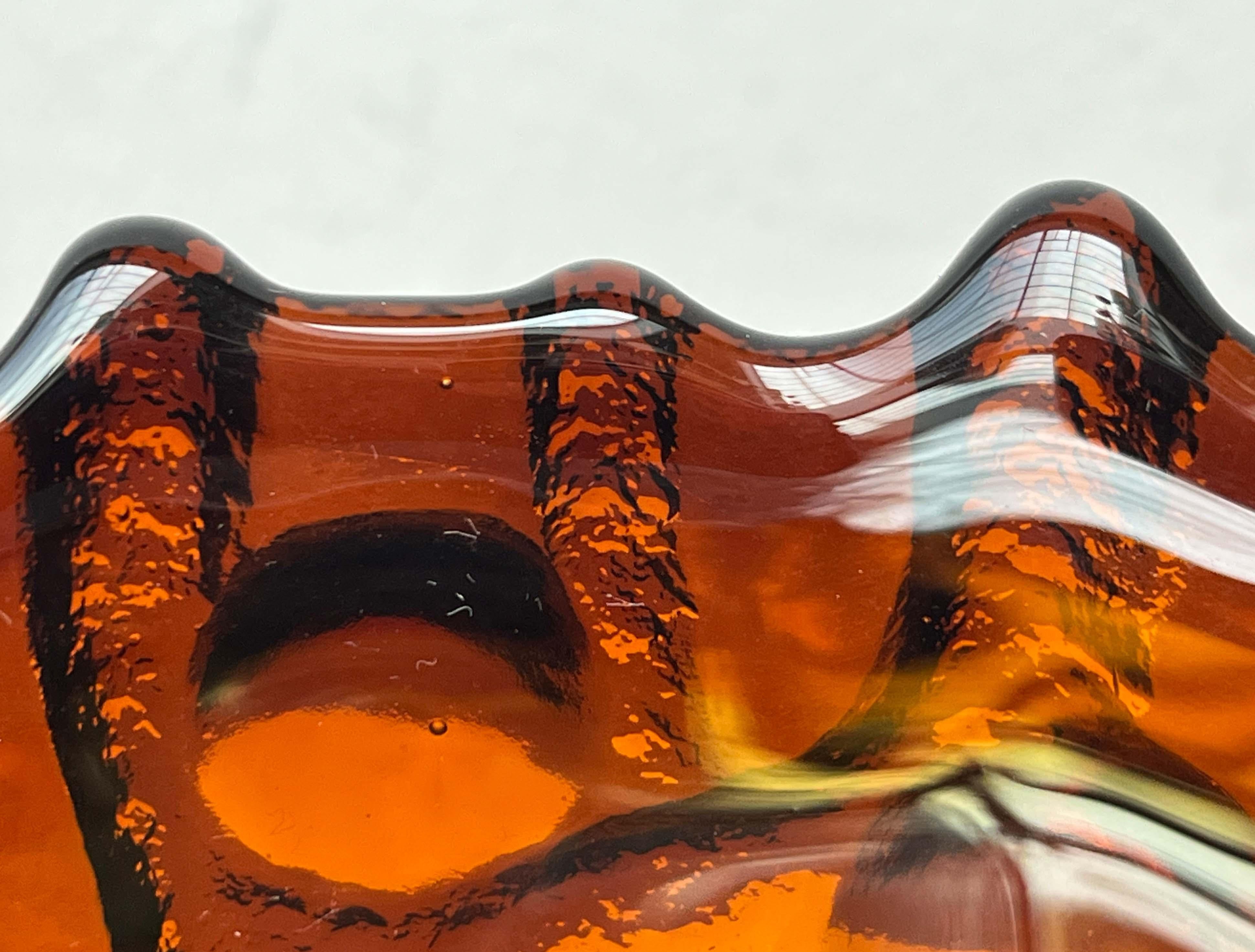 Ciotola in vetro artistico pesante di metà secolo con disegno di albero Kai Blomqvist Kumela in vendita 5