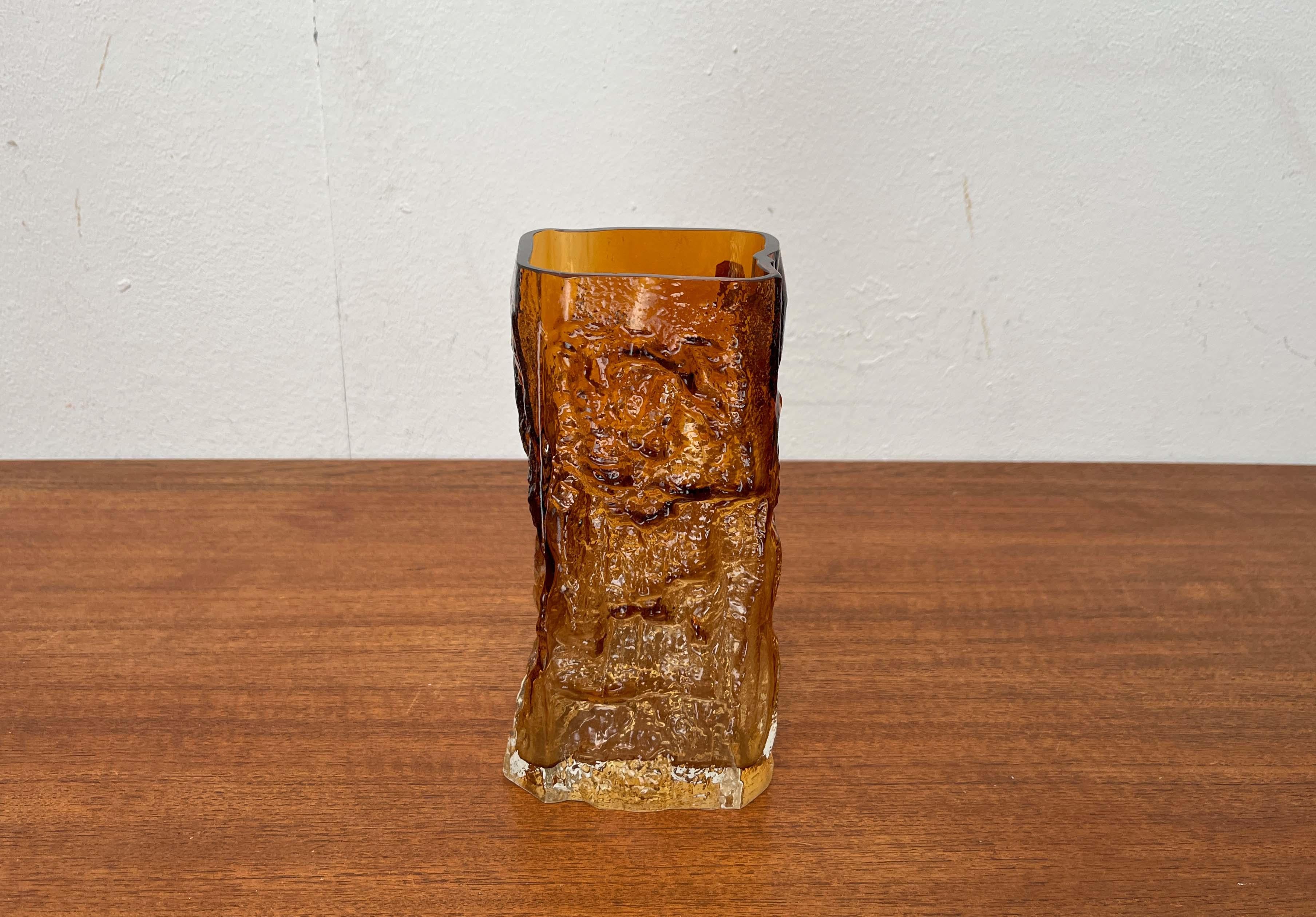 Mid-Century Modern Heavy Art Glass Vase by Kai Blomqvist Kumela Finland 1970s in vendita 3