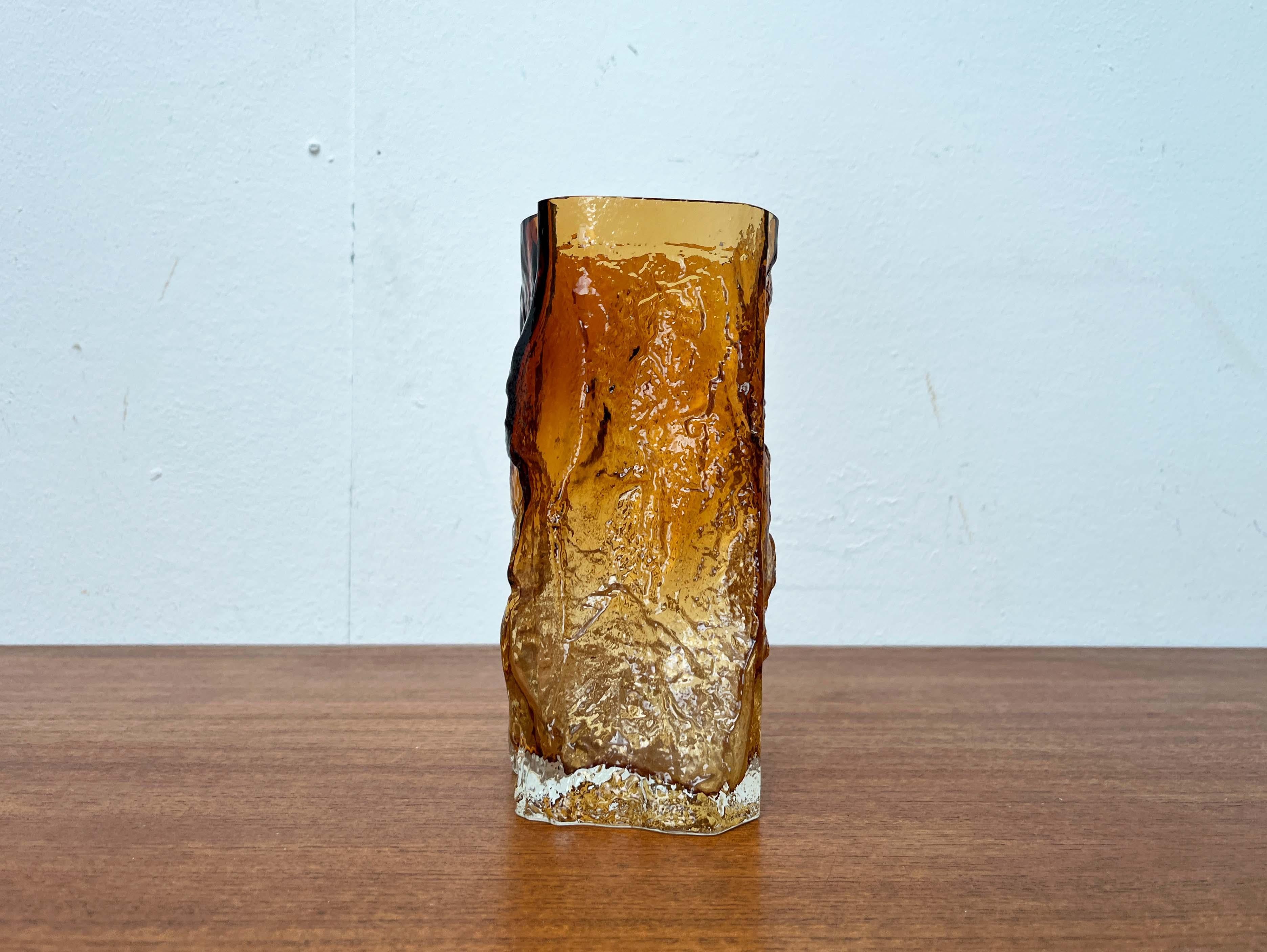 Mid-Century Modern Heavy Art Glass Vase by Kai Blomqvist Kumela Finland 1970s in vendita 8