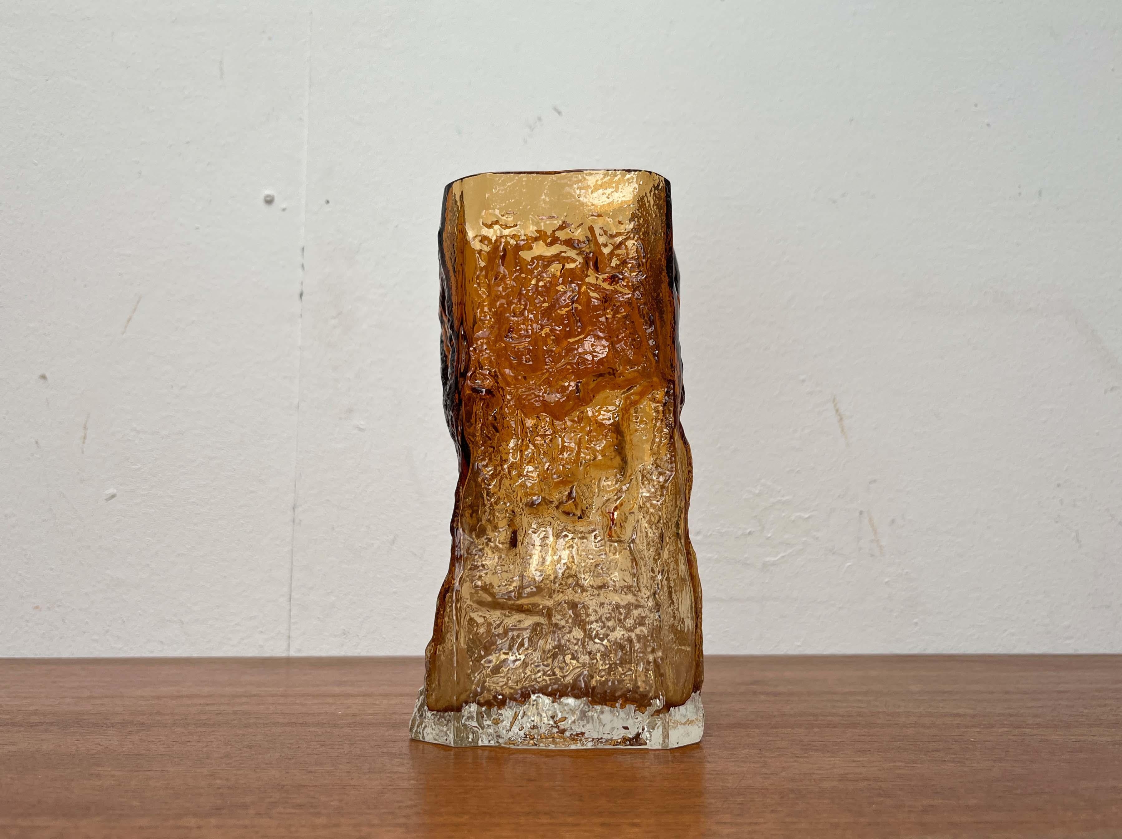 Mid-Century Modern Heavy Art Glass Vase by Kai Blomqvist Kumela Finland 1970s in vendita 2