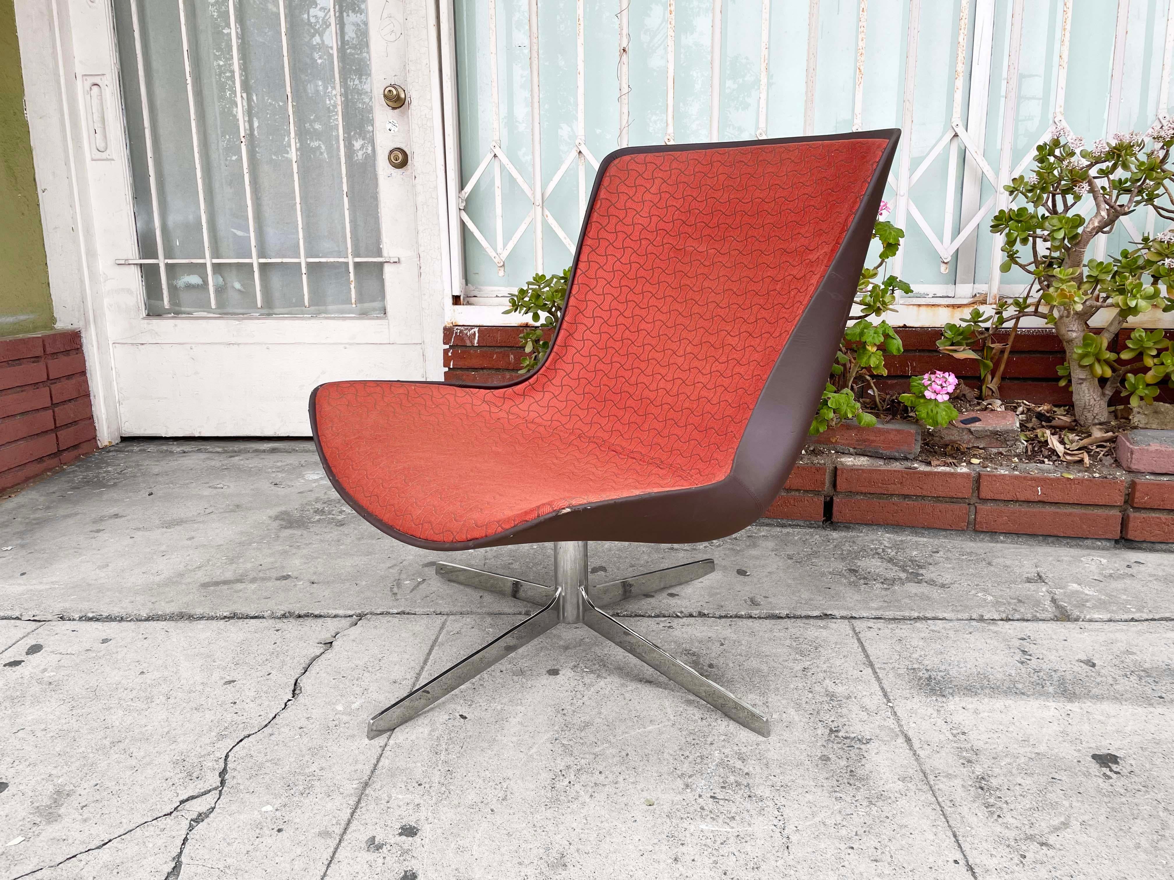 Américain Fauteuils pivotants chromés lourds de style moderne du milieu du siècle dernier par Bernhardt en vente