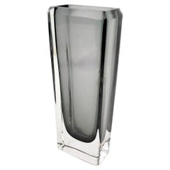 Jarrón Rectangular de Vidrio Artístico, Gris y Transparente, Firmado por Artista, Moderno de Mediados de Siglo
