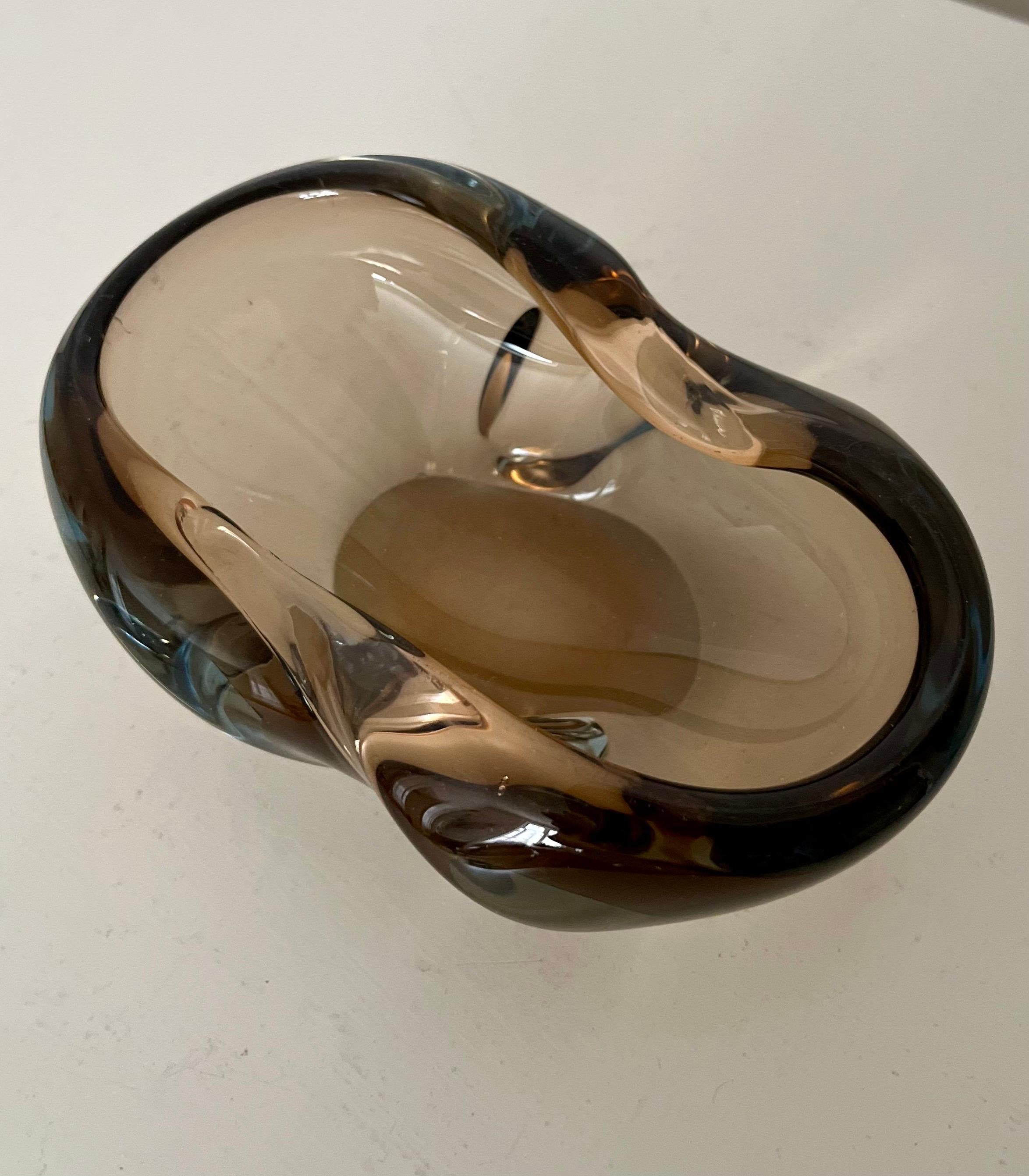 Mid-Century Modern Heavy Sculptural Glass Bowl, Finland, 1960s For Sale 1