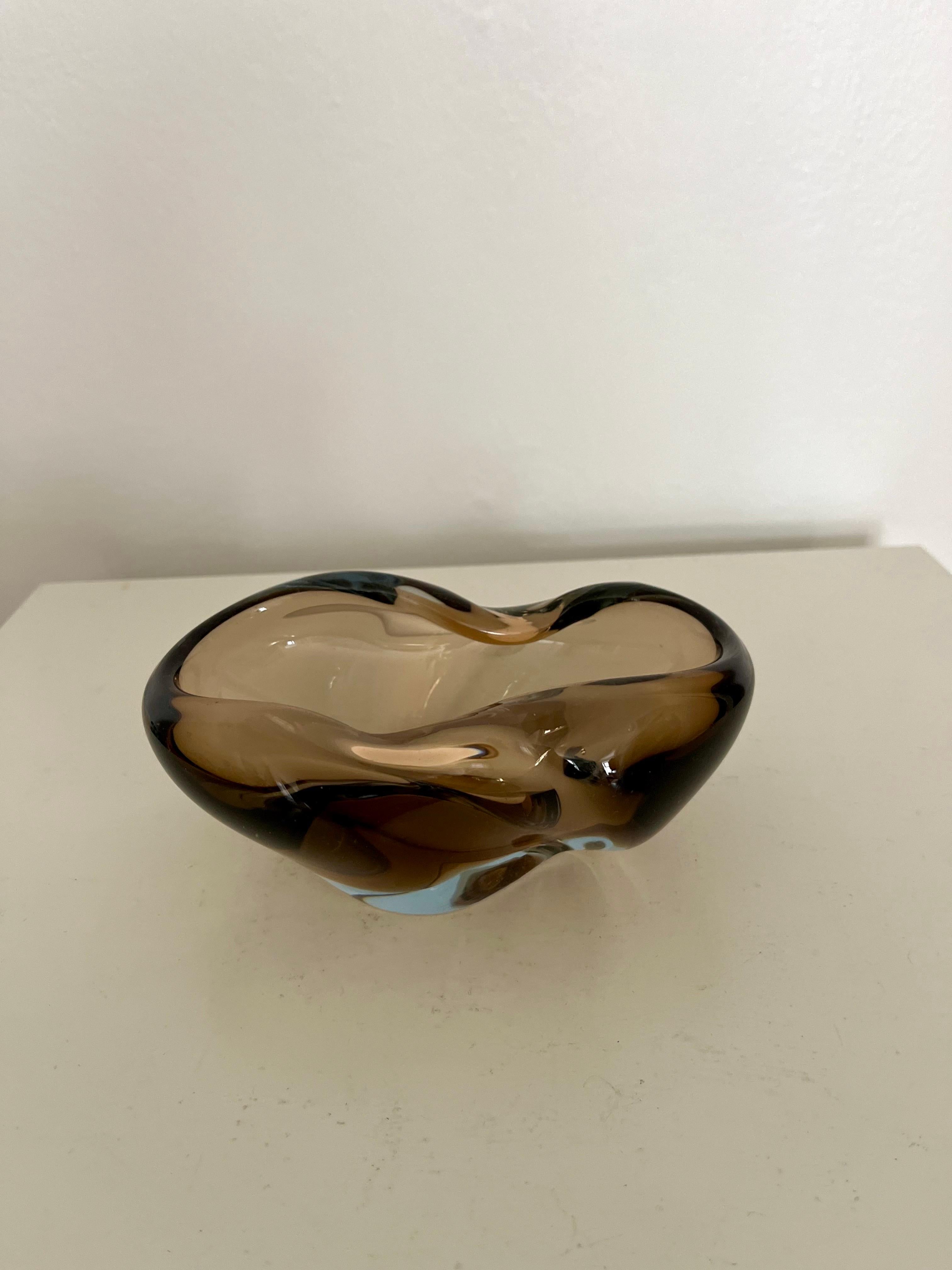 Mid-Century Modern Heavy Sculptural Glass Bowl, Finland, 1960s For Sale 3