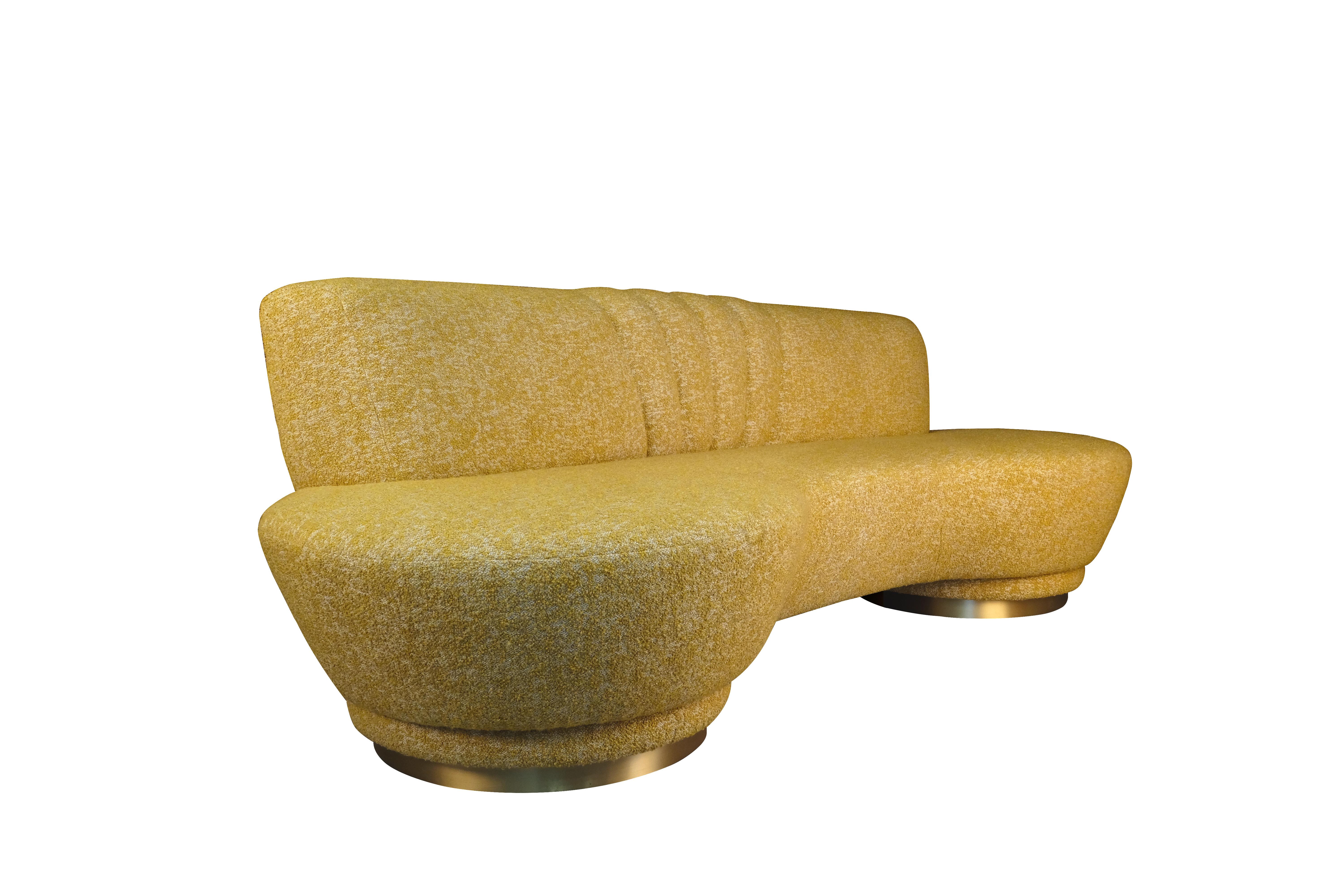 Mid-Century Modern Hedy Sofa Brushed Brass  In New Condition For Sale In RIO TINTO, PT