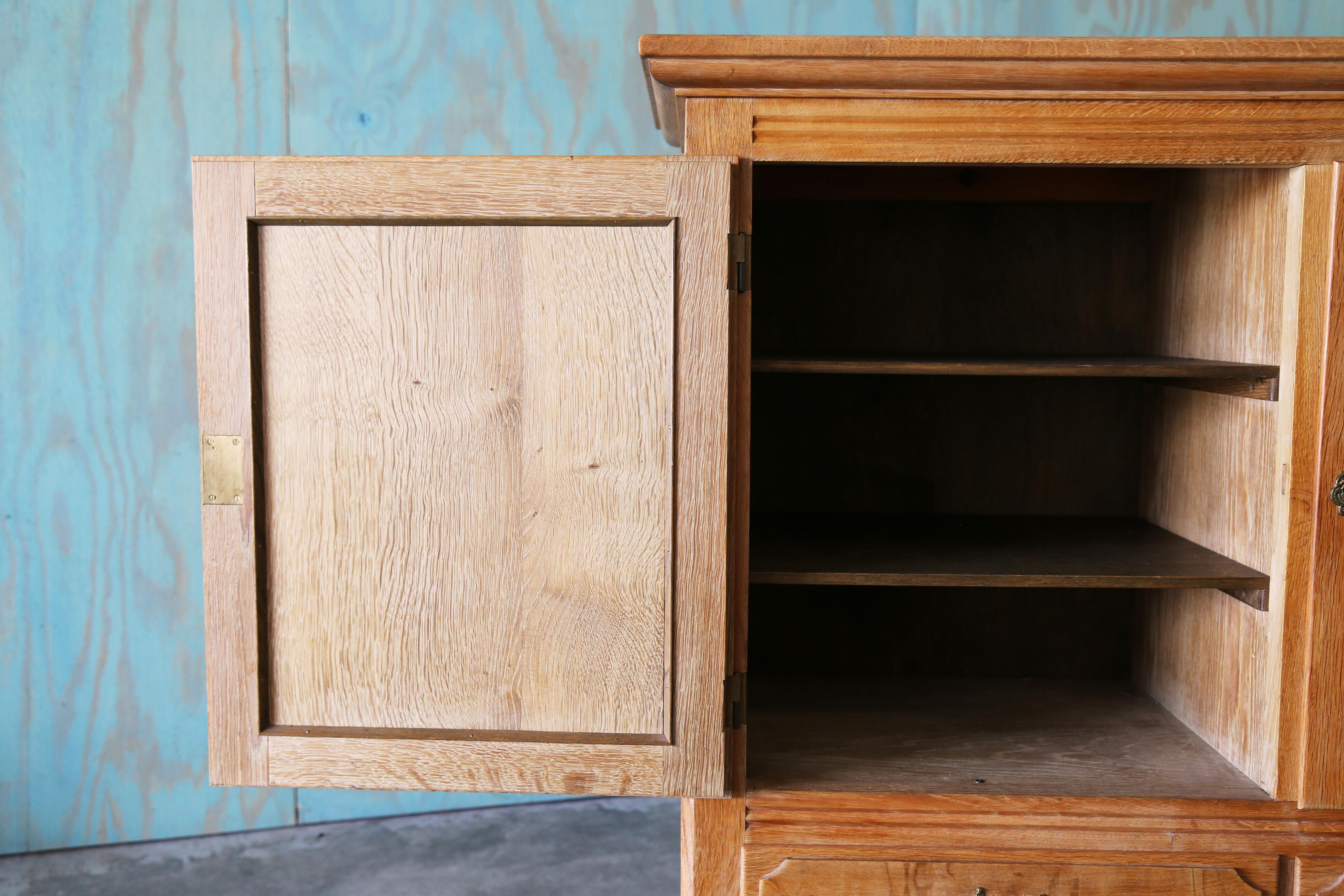 Mid Century Modern Henning Kjaernulf Style Tall Cabinet / Sideboard in White Oak in vendita 6