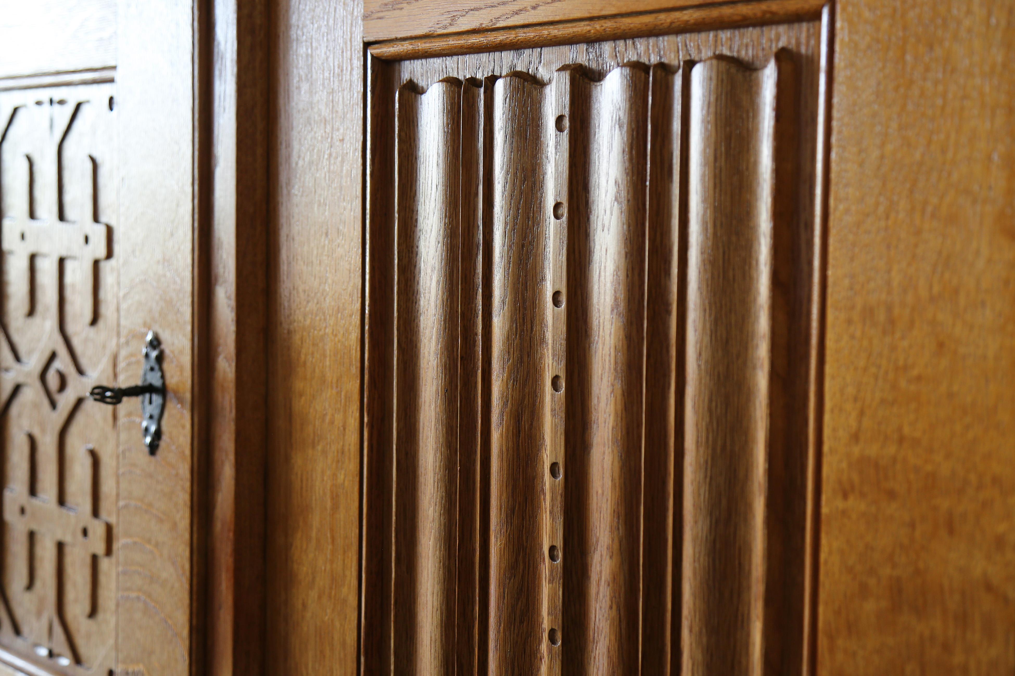 Mid Century Modern Henning Kjaernulf Style Tall Cabinet / Sideboard in White Oak in vendita 7