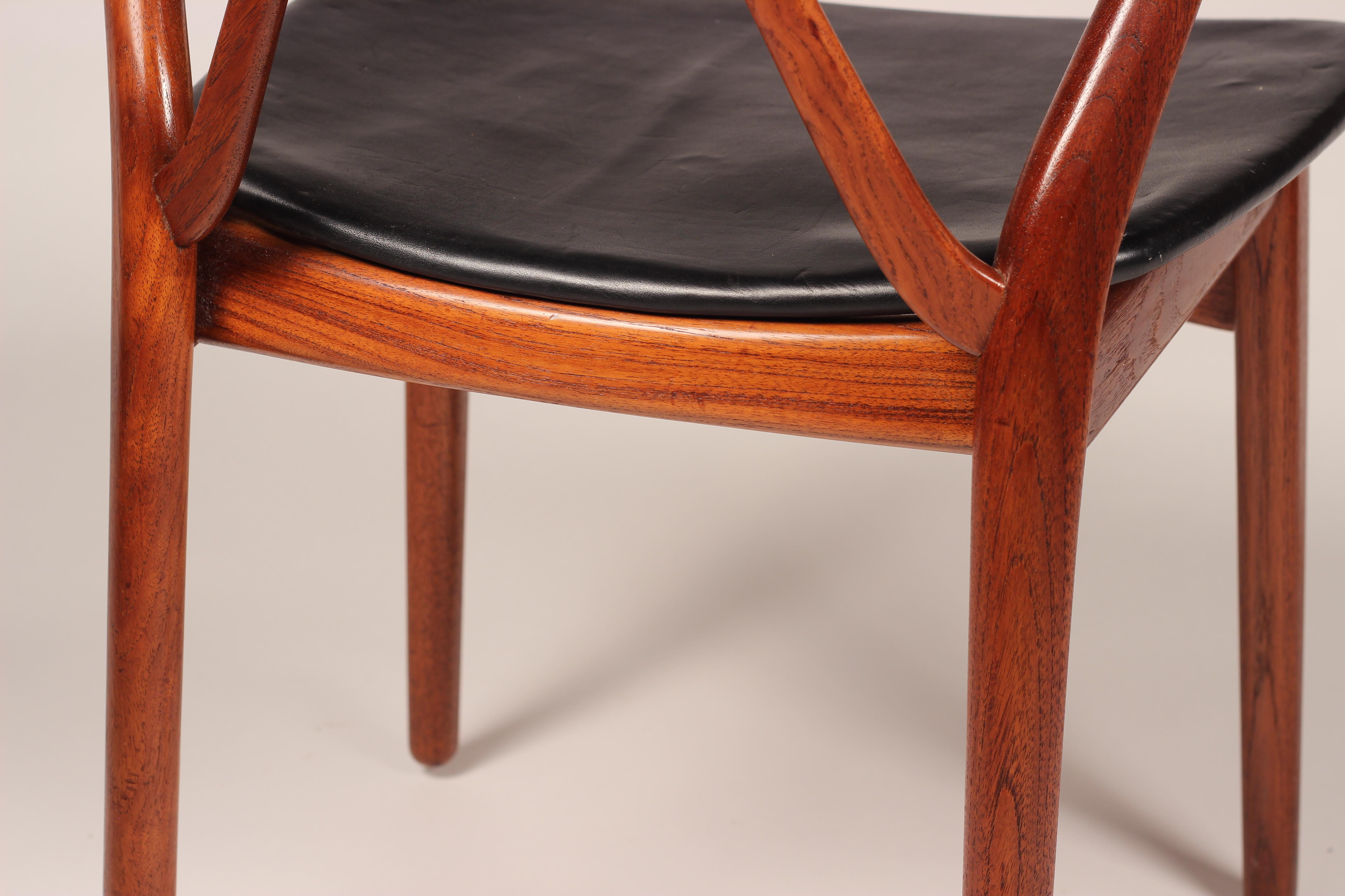 Mid-Century Modern Henning Kjærnulf Teak and Leather Dining Chair Model 255 For Sale 5