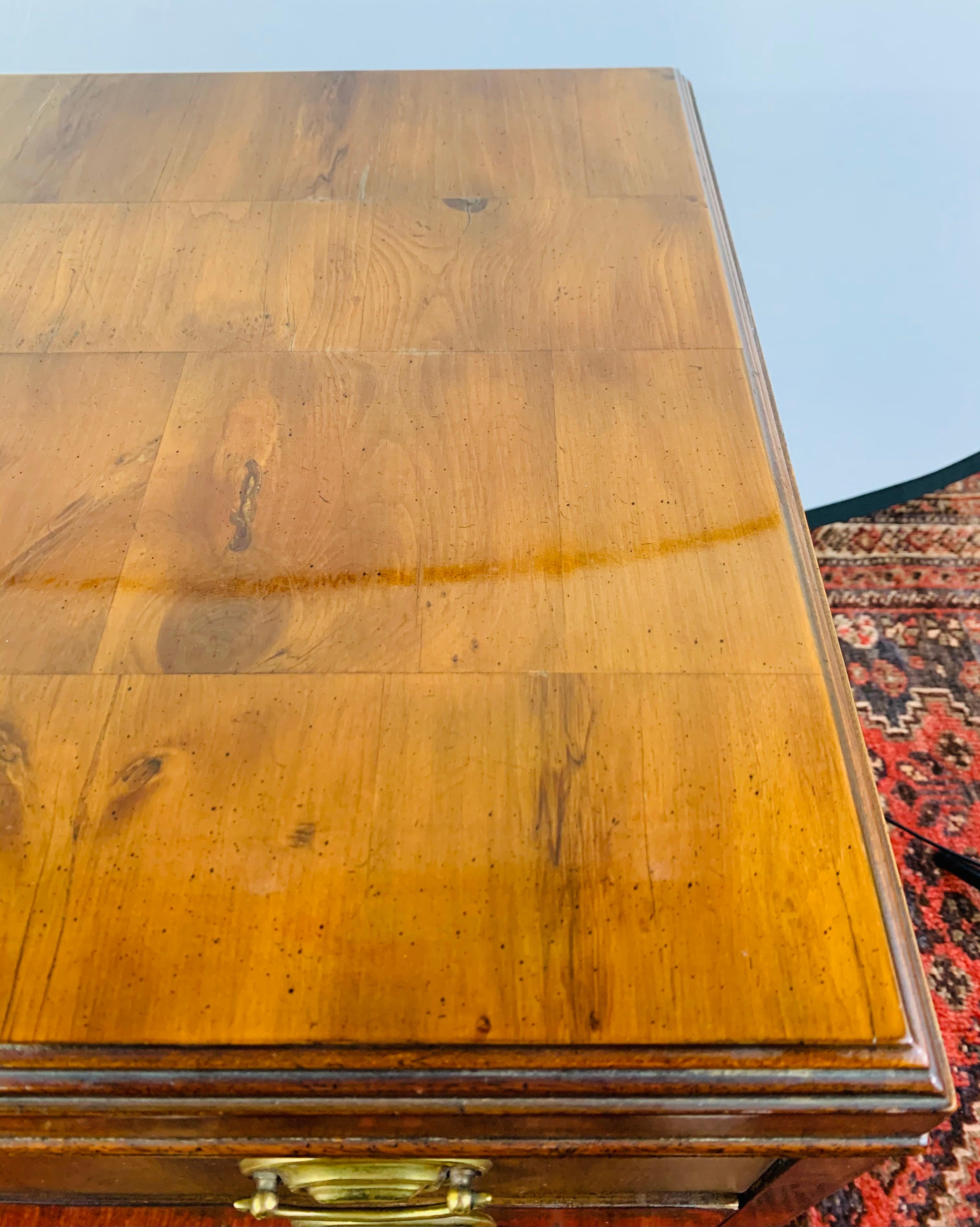 Mid-Century Modern Heritage Walnut Burl Wood Chest, End Table or Nightstand In Good Condition For Sale In Plainview, NY