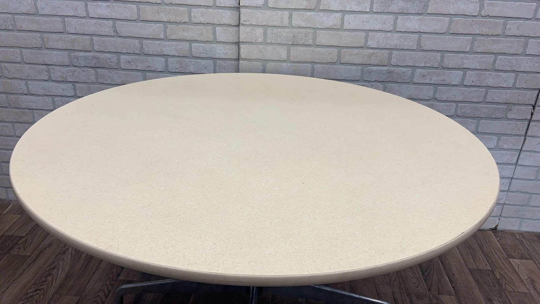 Mid Century Modern Herman Miller 48” Dining Table In Good Condition For Sale In Chicago, IL