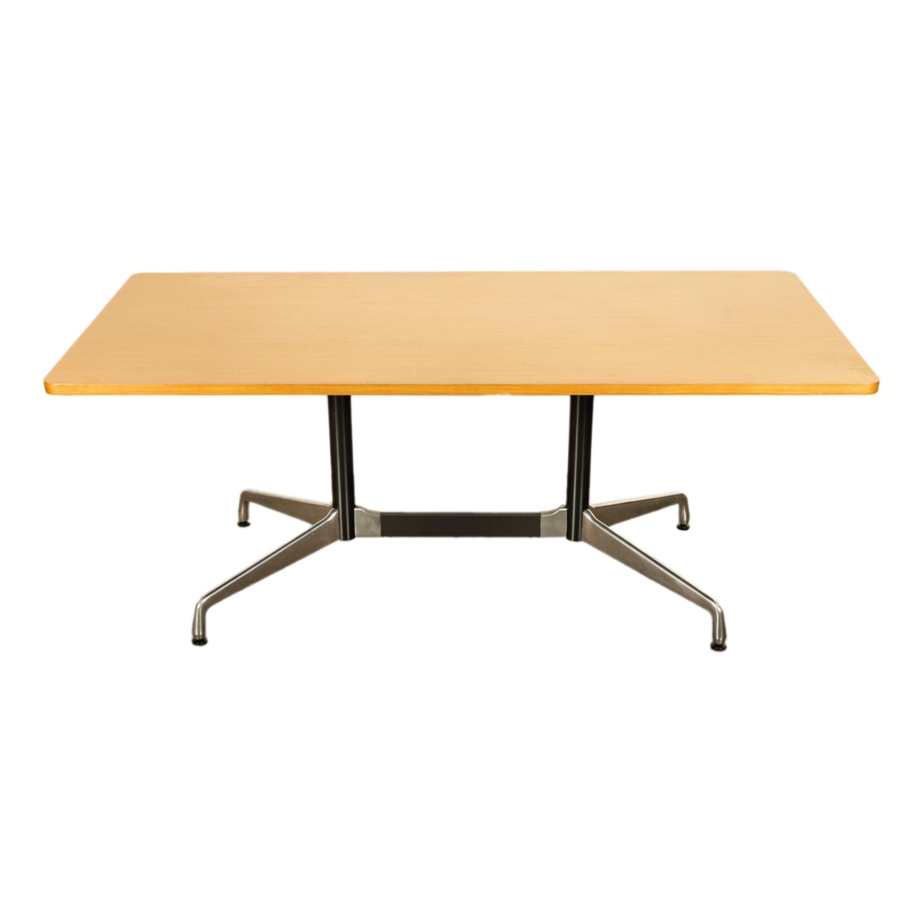 Table de conférence en frêne Herman Miller Charles and Ray Eames Mid Century Modern en vente 4