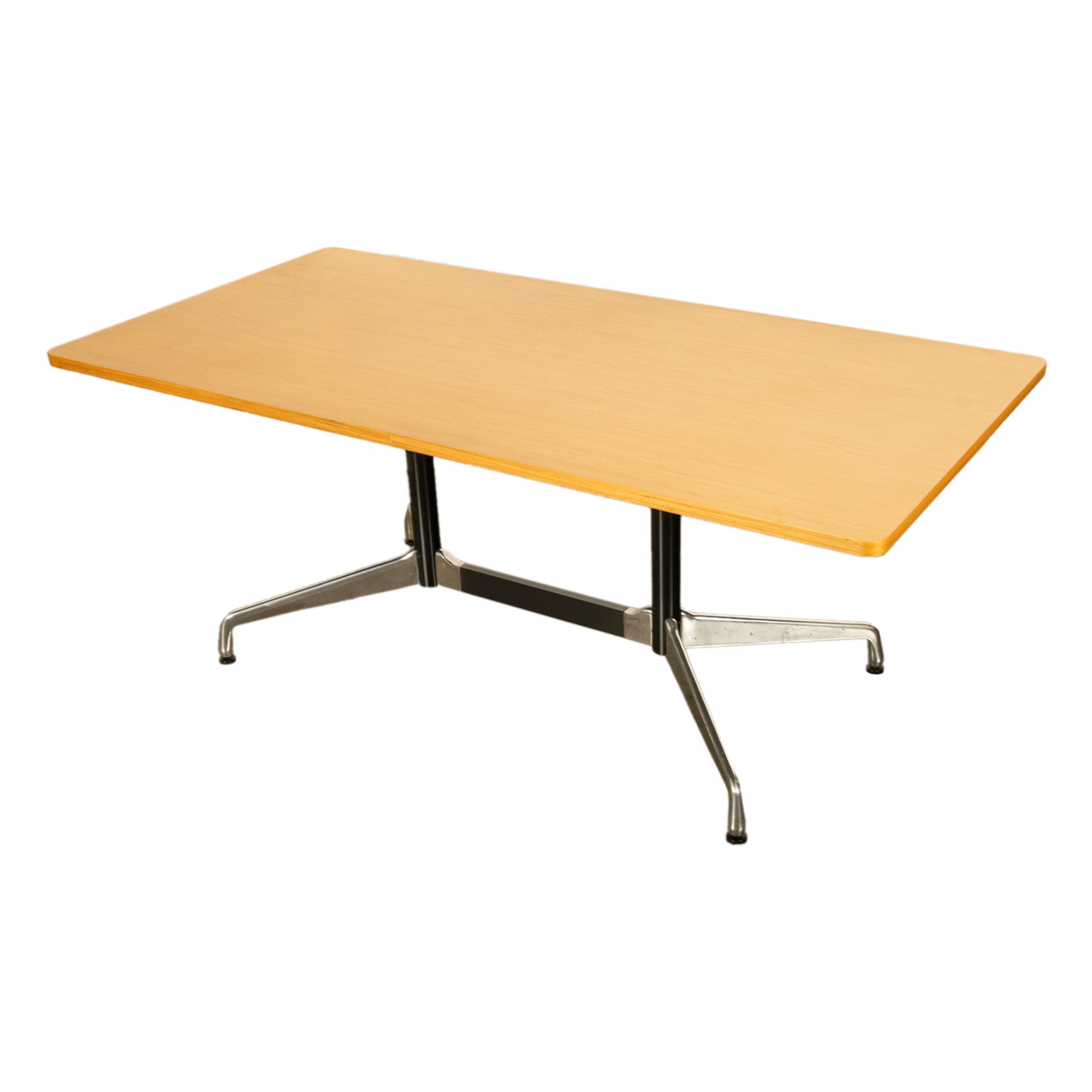 Table de conférence en frêne Herman Miller Charles and Ray Eames Mid Century Modern en vente 5