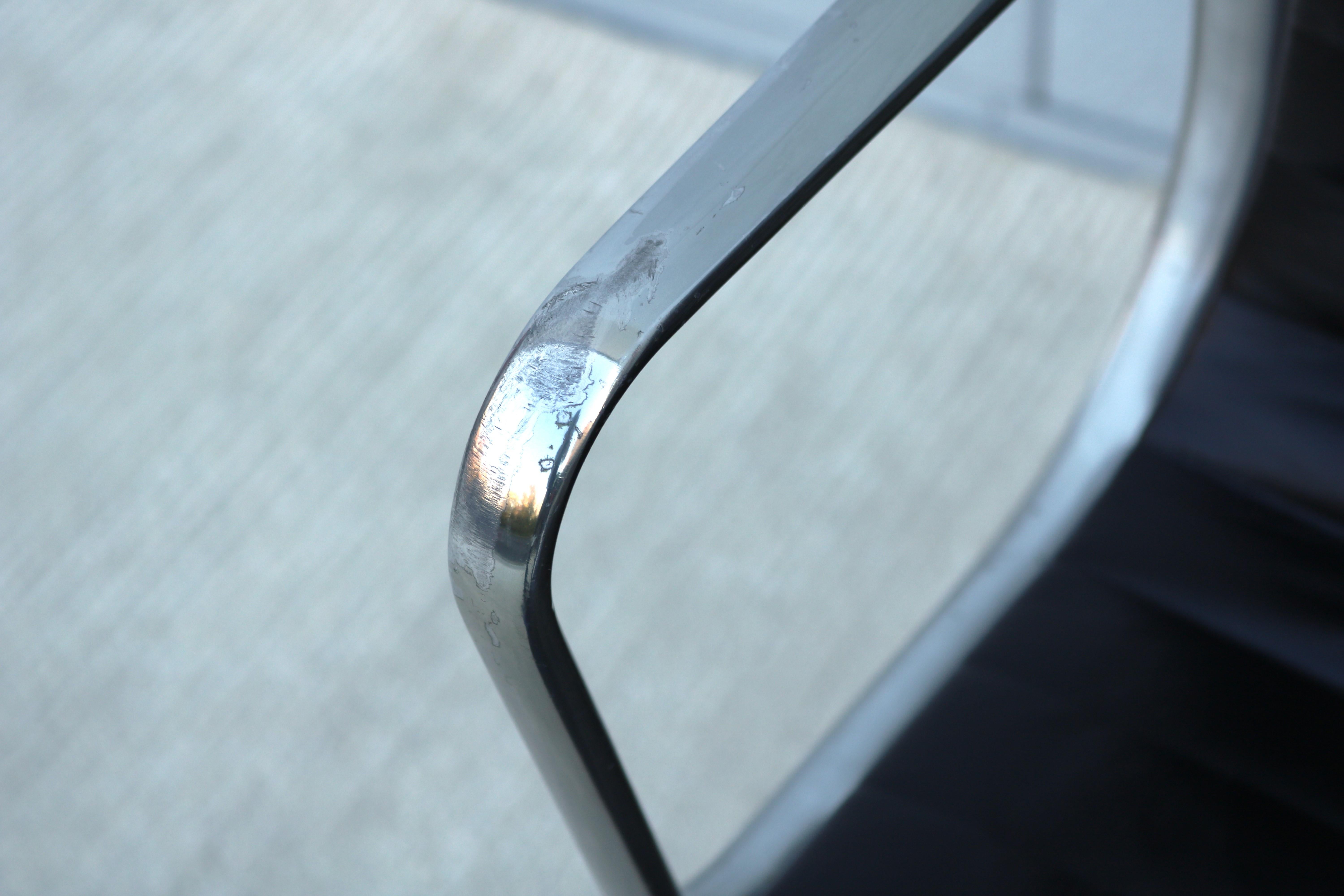 Chaise de gestion Herman Miller Eames Group en aluminium, noire, moderne du milieu du siècle en vente 6