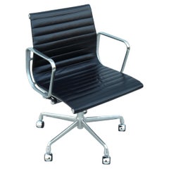 Vintage Mid-Century Modern Herman Miller Eames Aluminum Group Black Management Chair